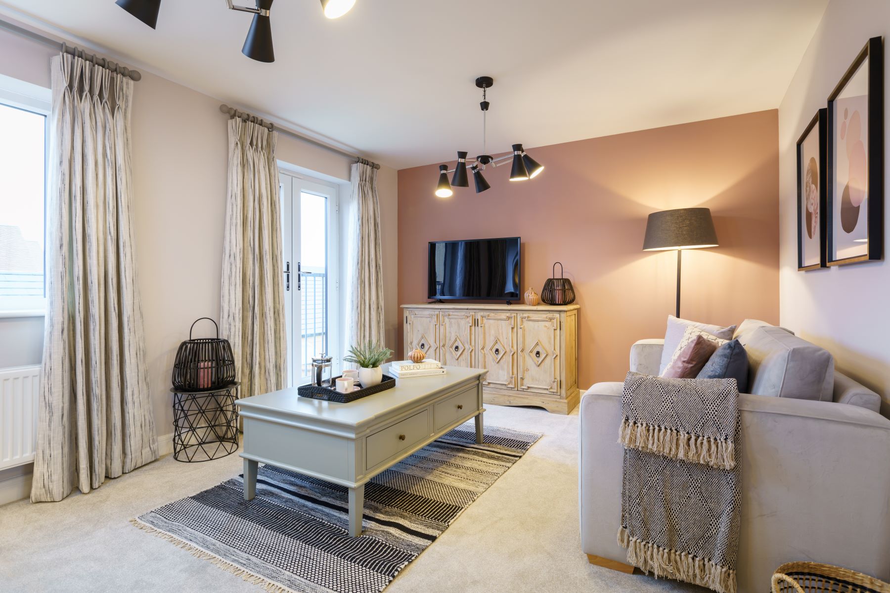 Family room Bedroom 2