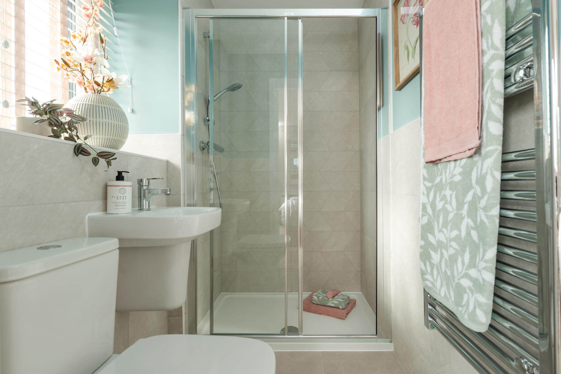 En-suite in bedroom 1 of the Aynesdale