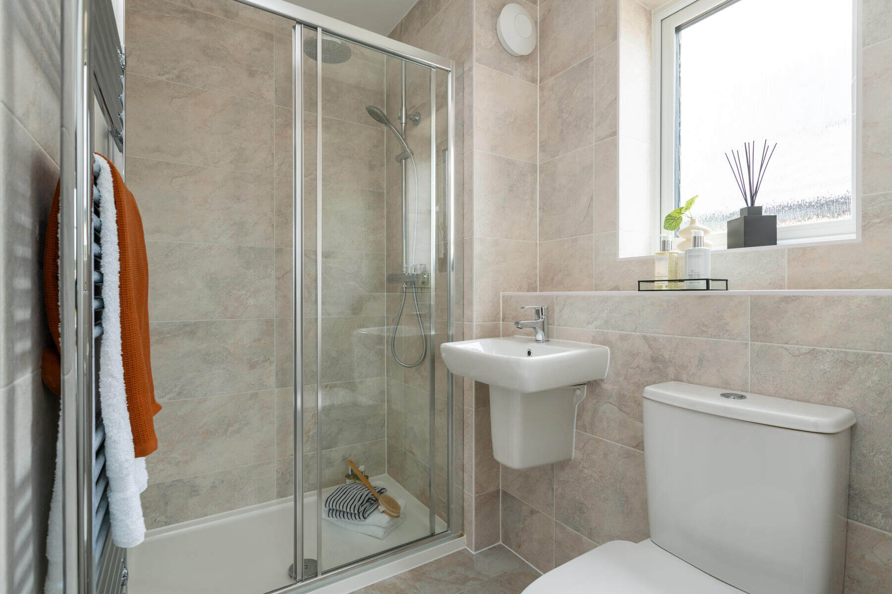 En suite of the Colford