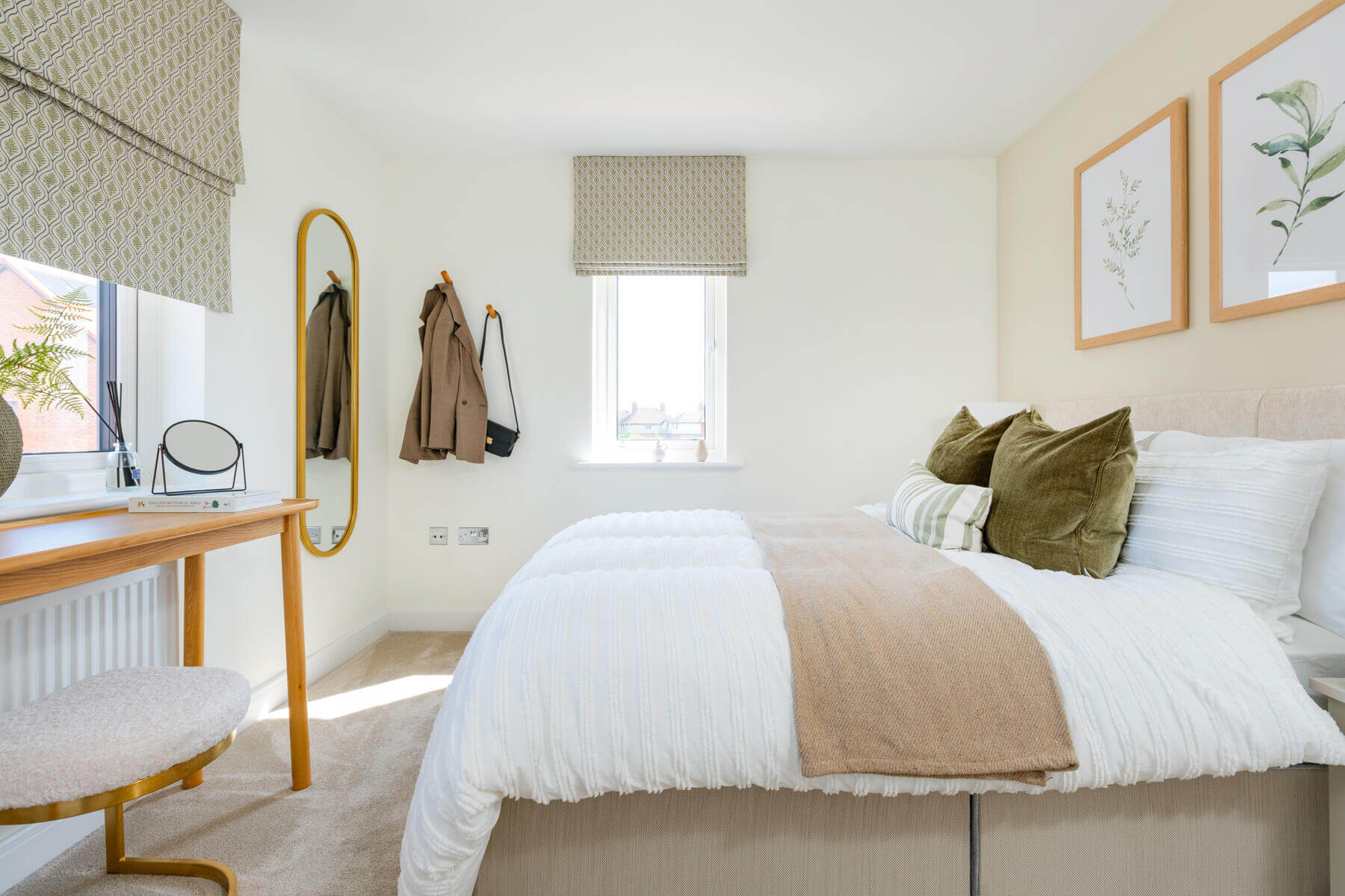 Bedroom 2 of the Plumdale