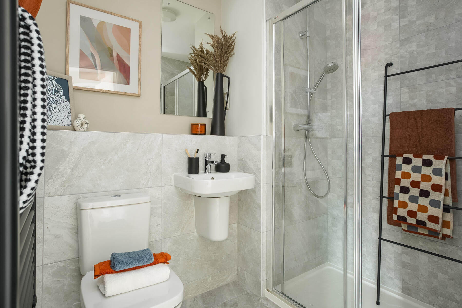 En suite of the Shilford