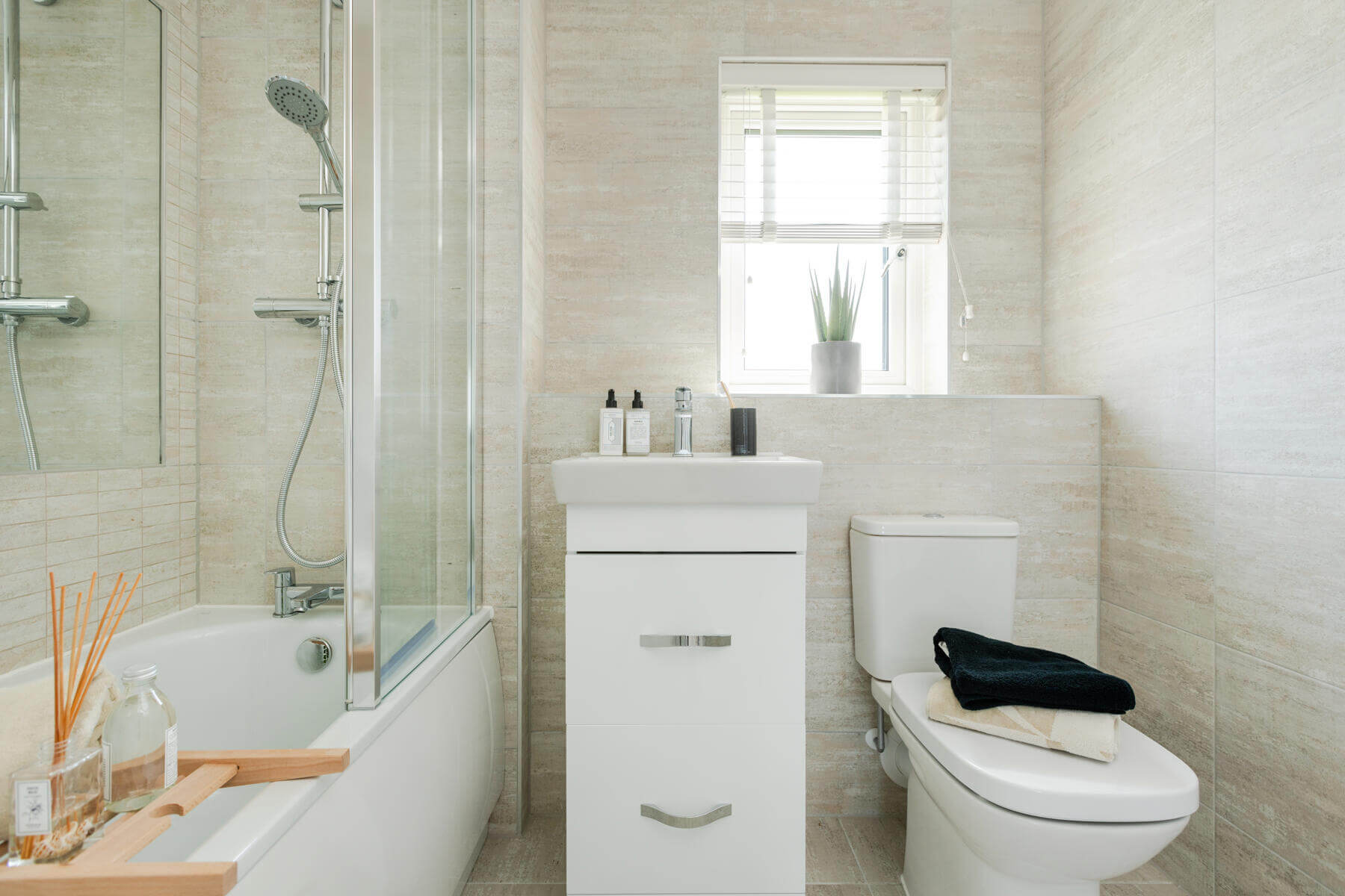 Family bathroom of the Shilford