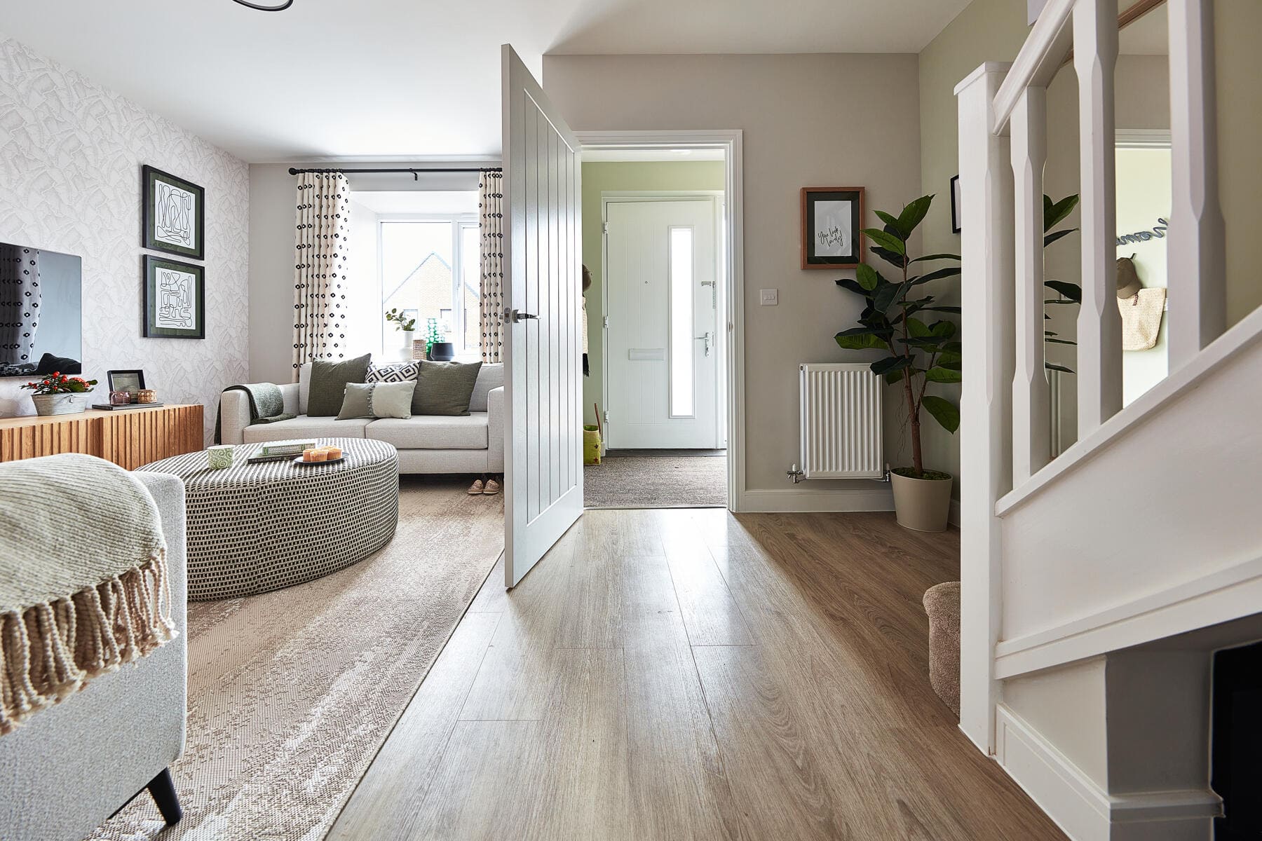 Entrance view with lounge