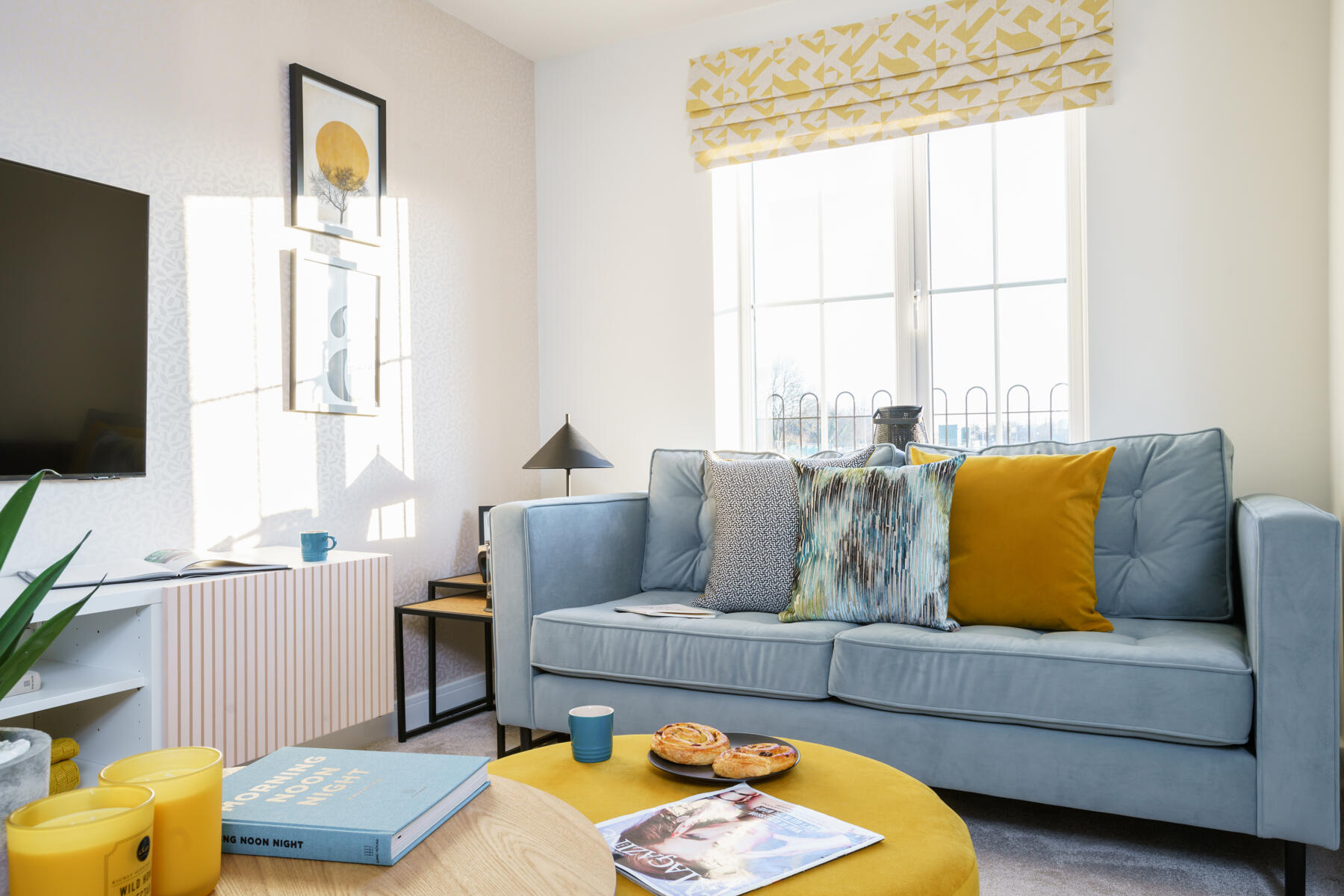 Lounge with sofa