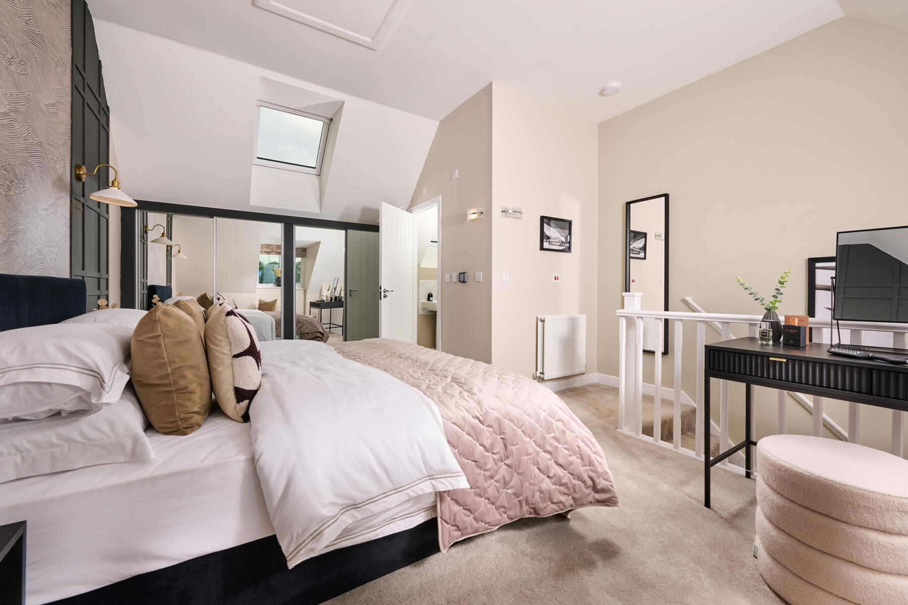 King size bed and dressing table