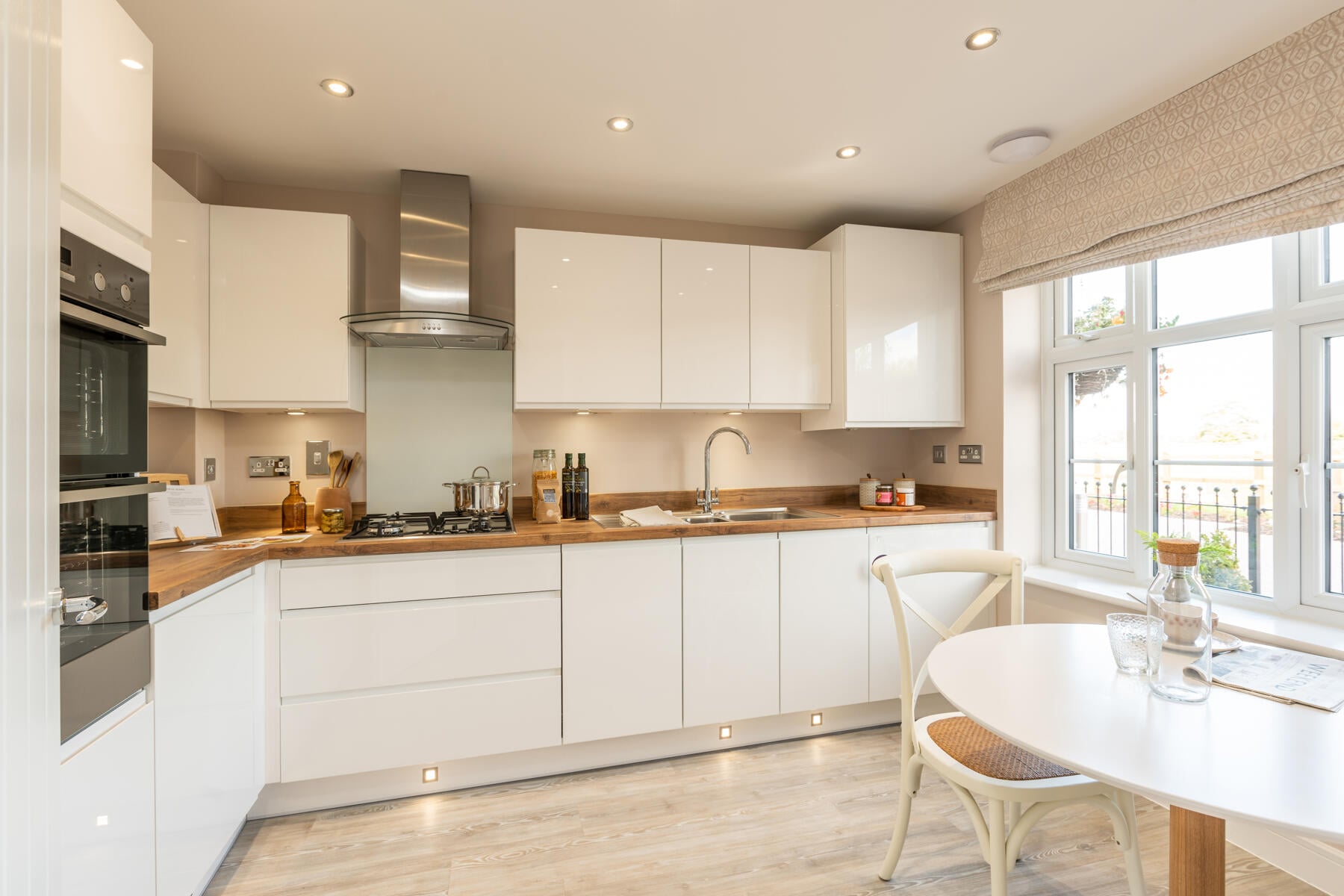 Kitchen with breakfast table
