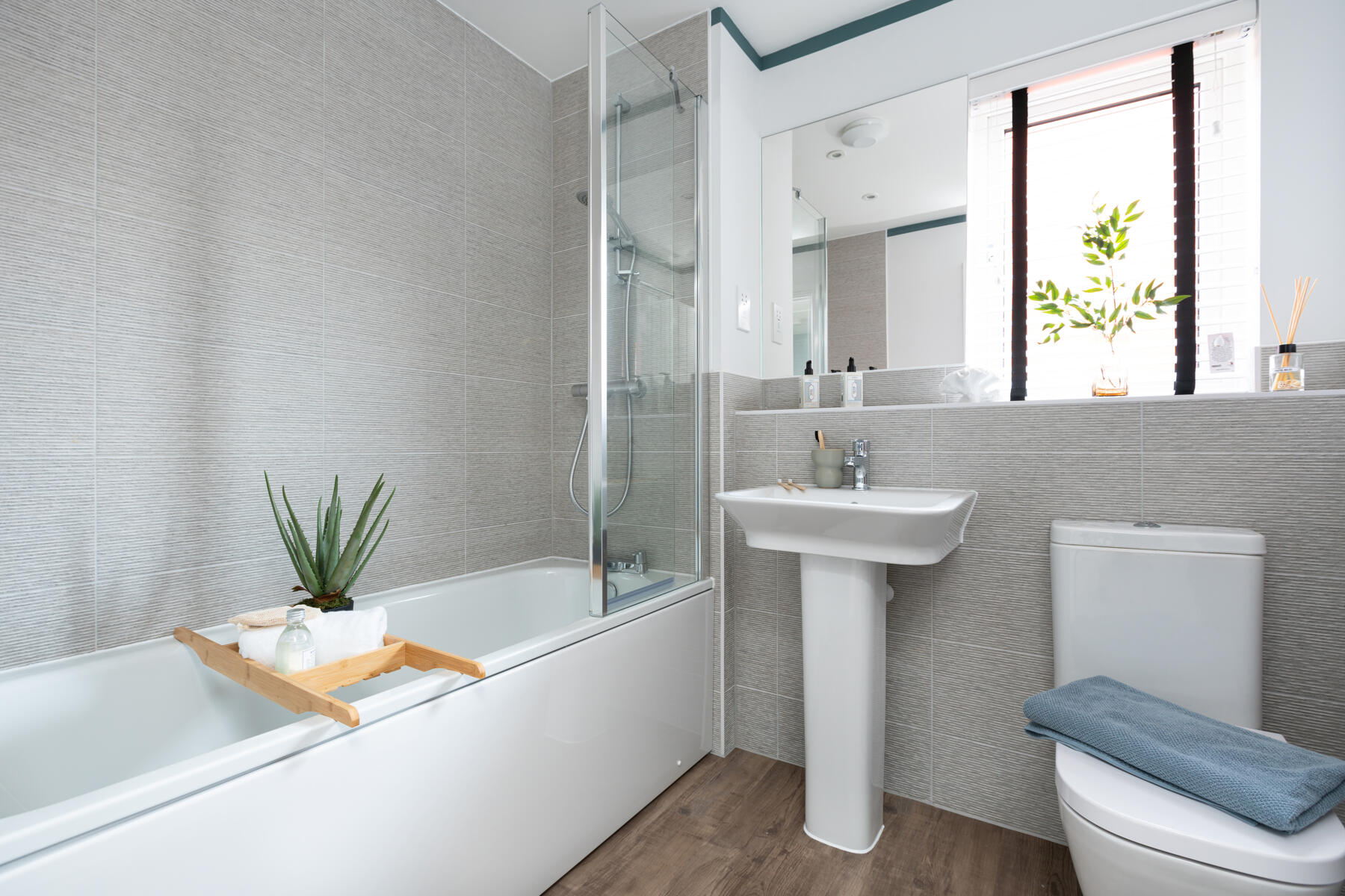 Bath, sink and toilet