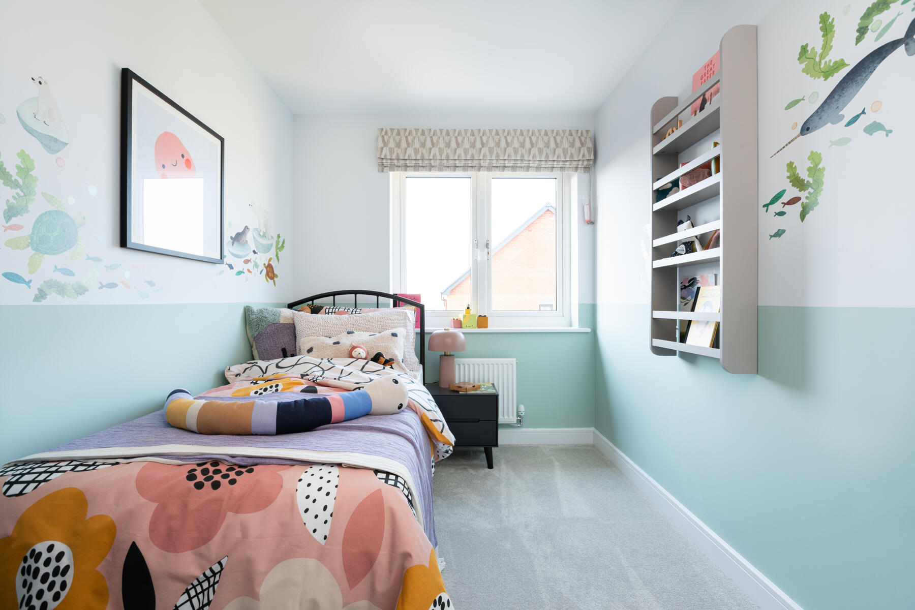 Single bed and shelf