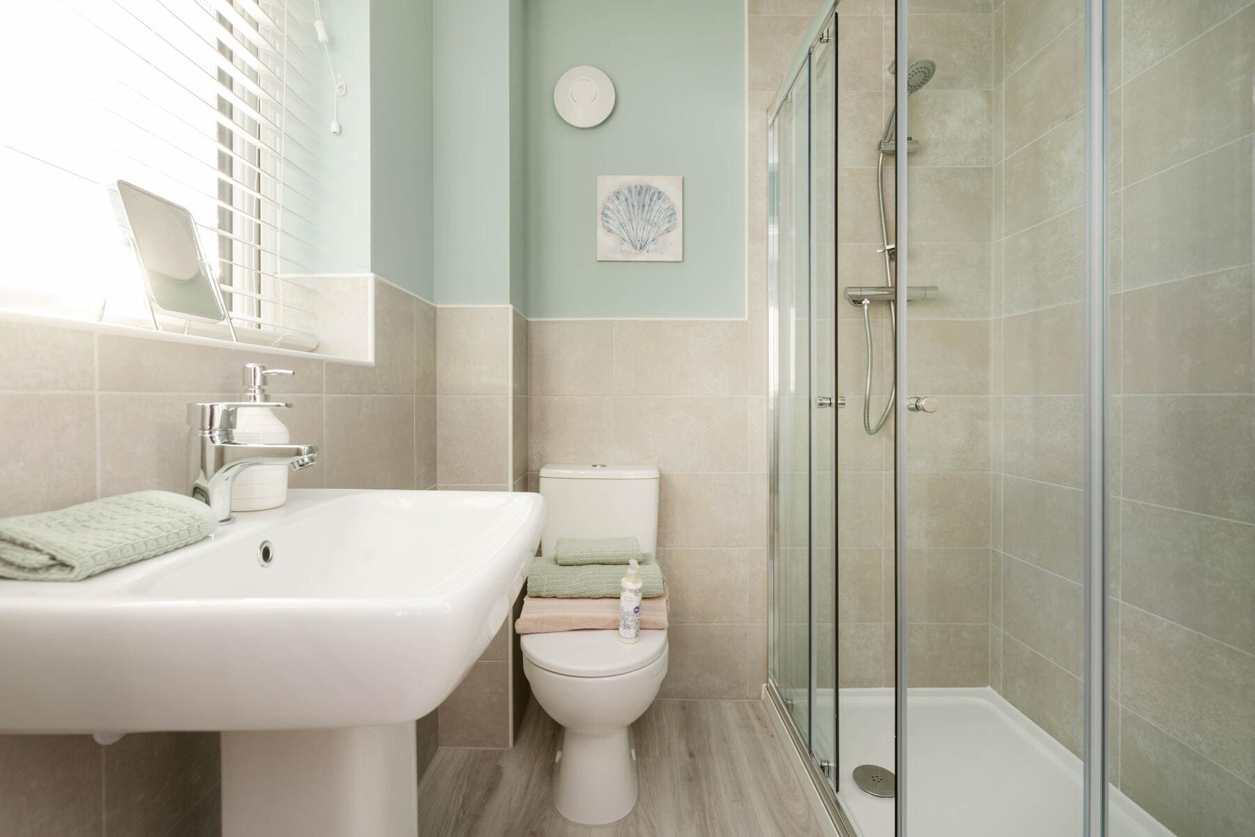 Complete with a modern en-suite shower room