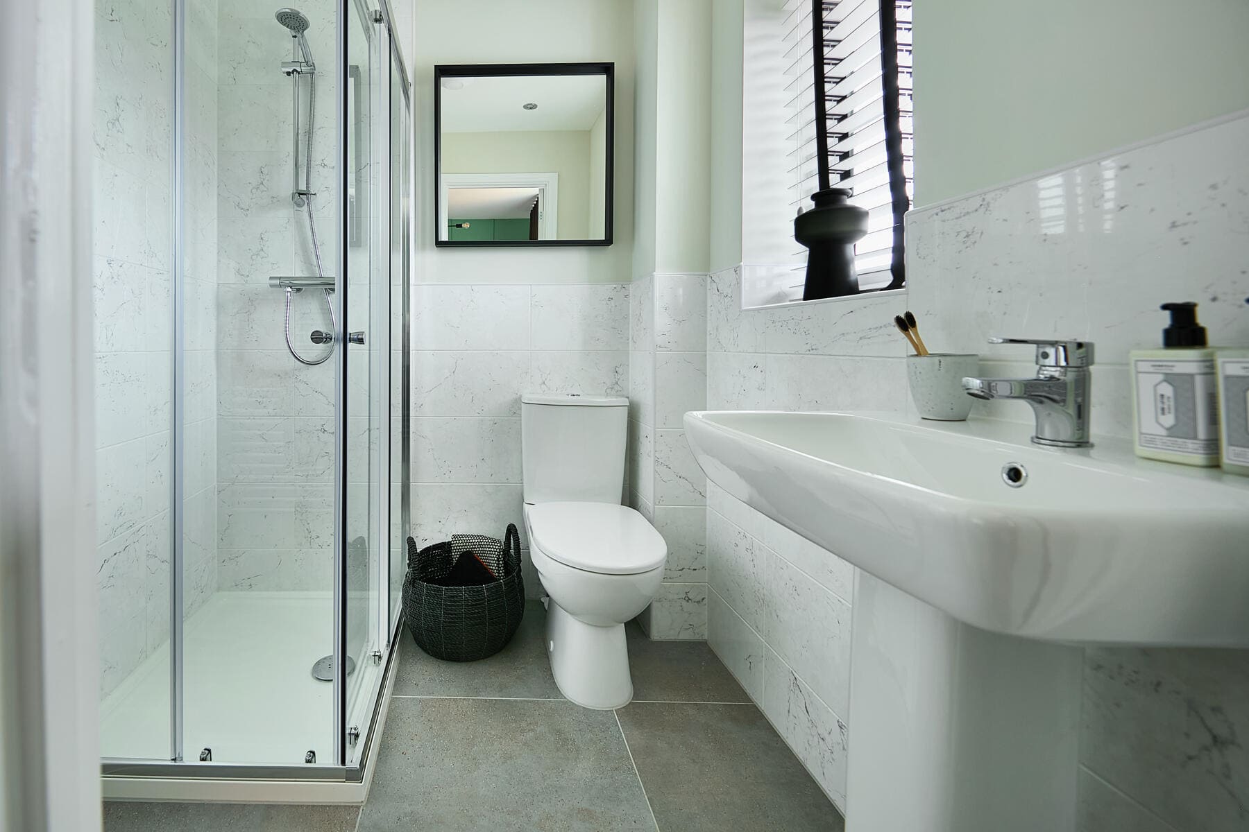 Toilet, sink and shower in en-suite