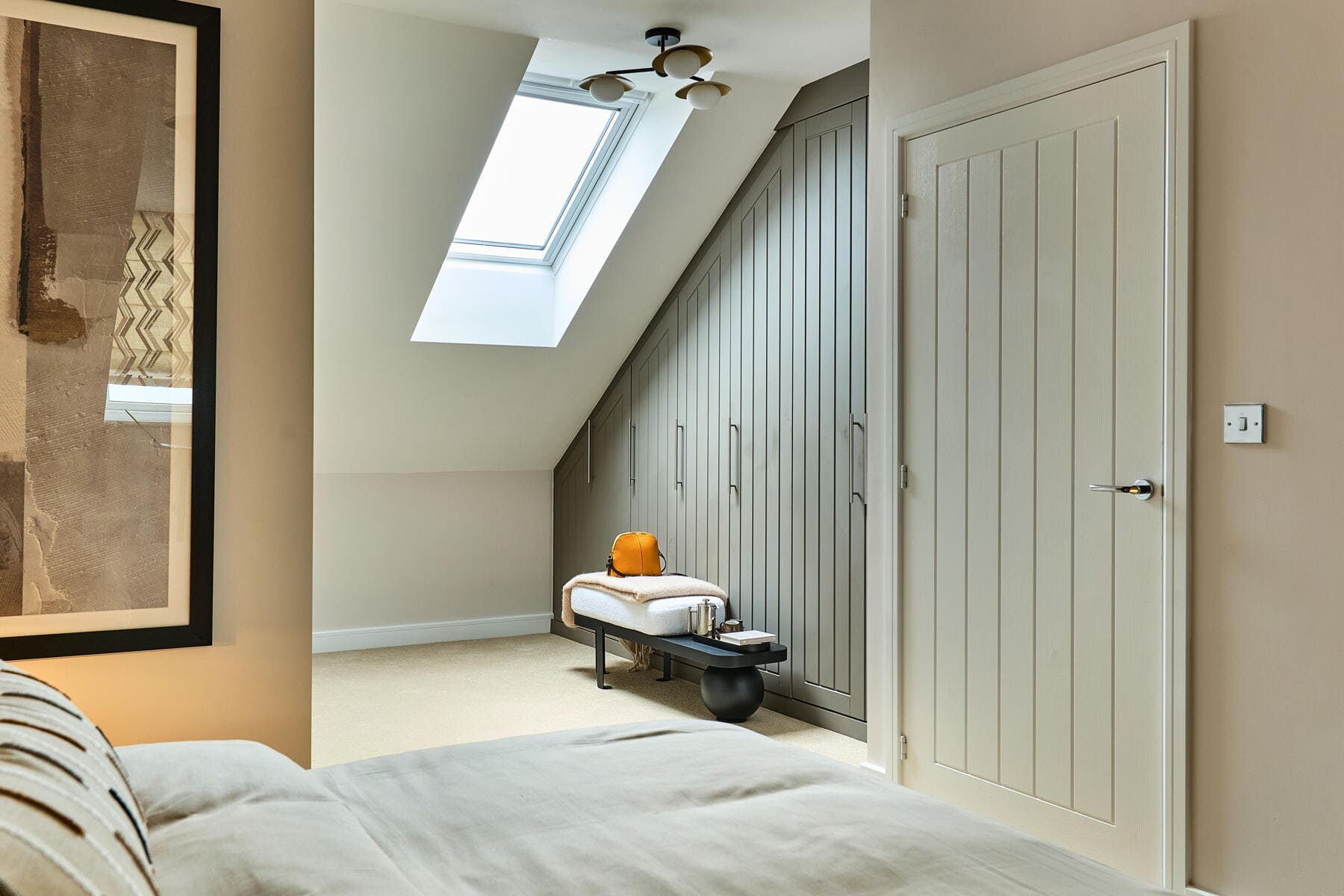 Dressing area with built-in wardrobes