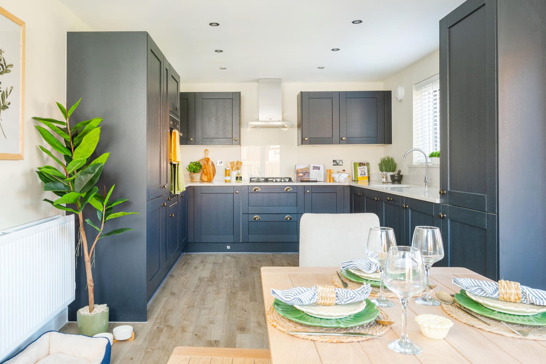 Kitchen with dining table