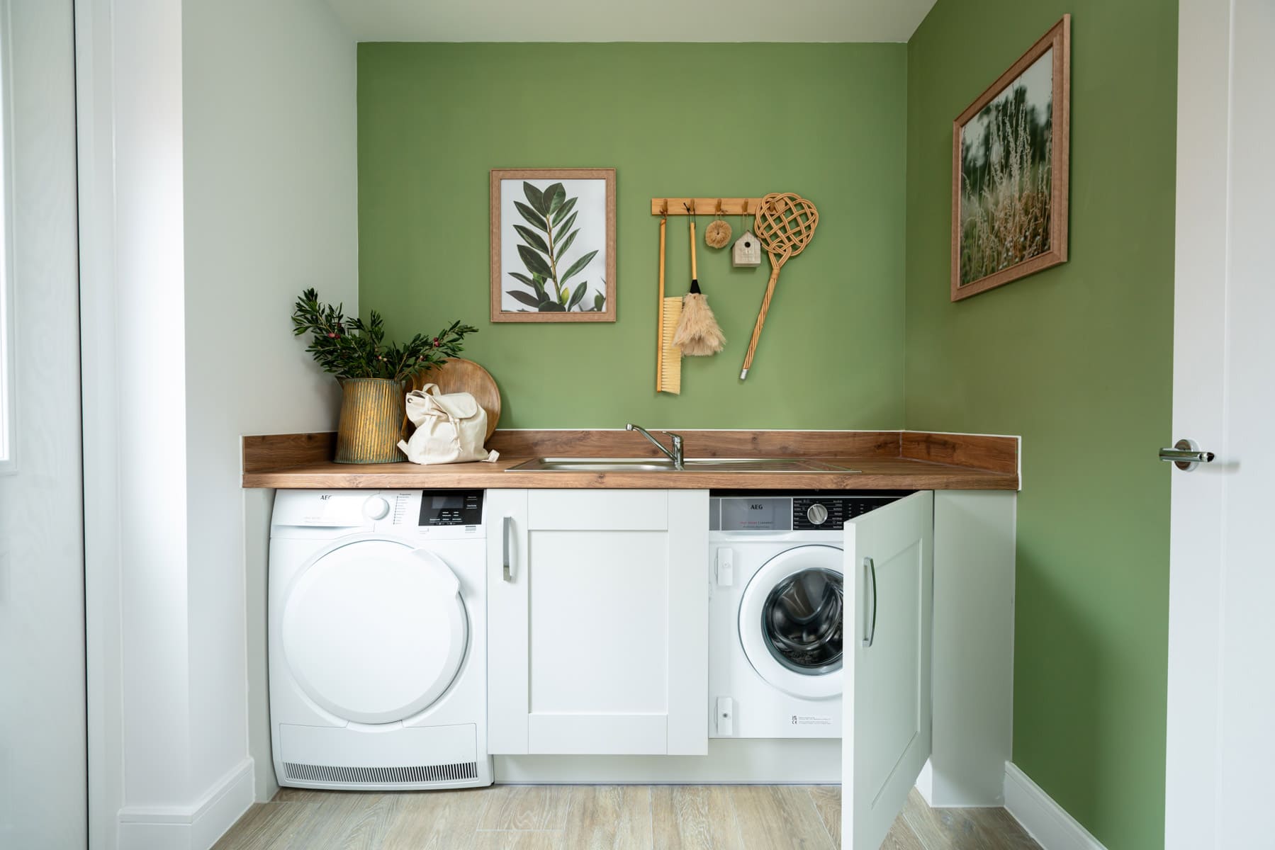 Utility room with washing machine