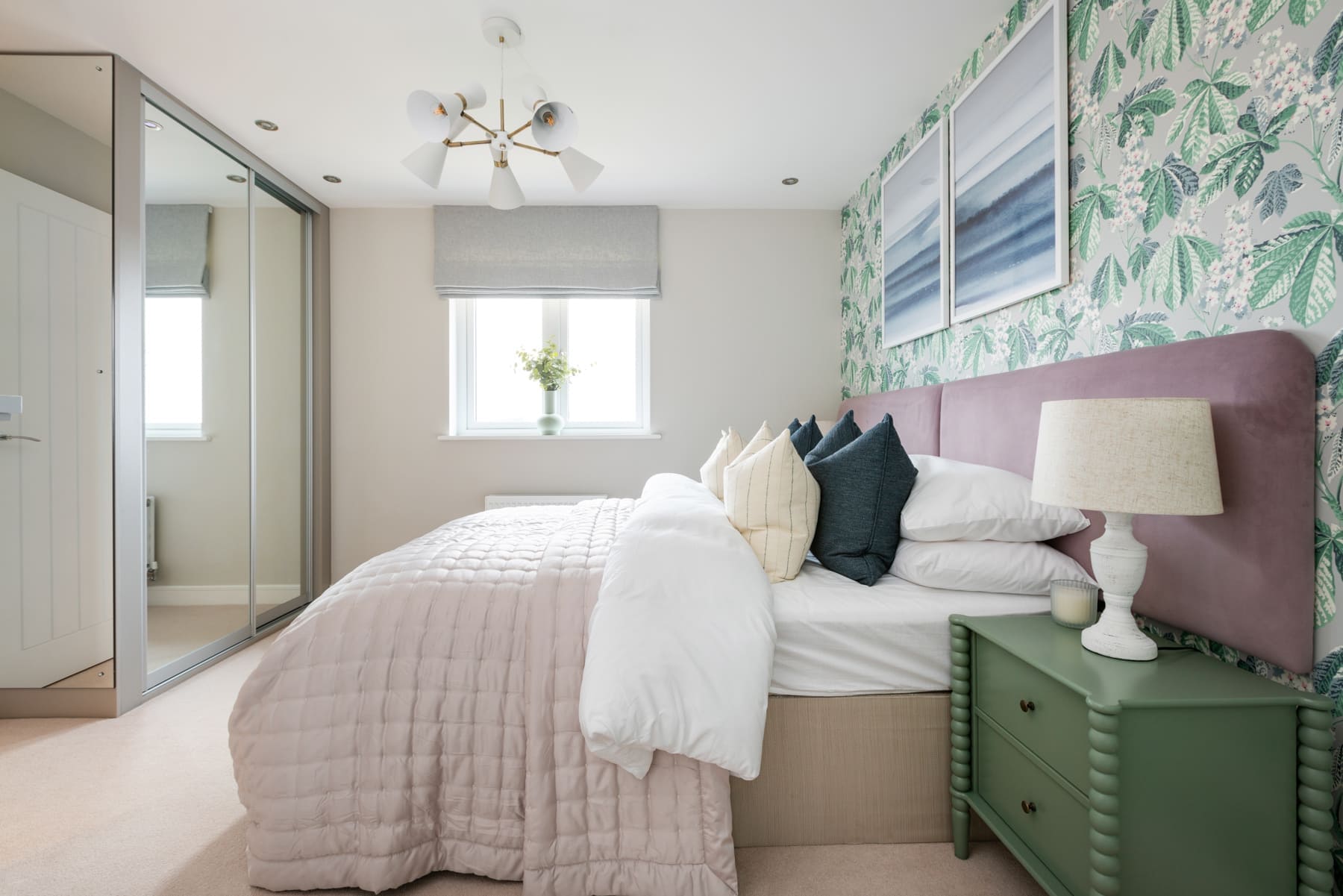 King-size bedroom with en-suite shower room