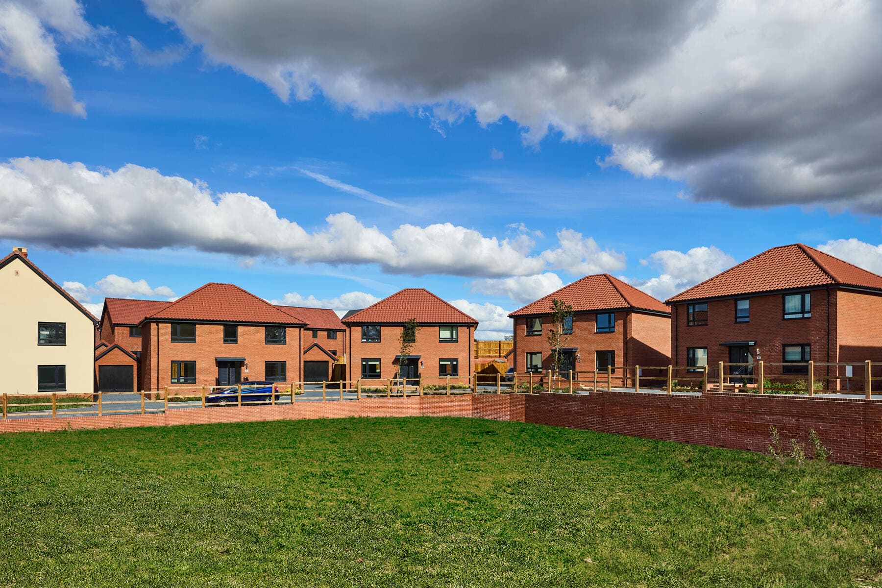 Barham Meadows street scene with green space