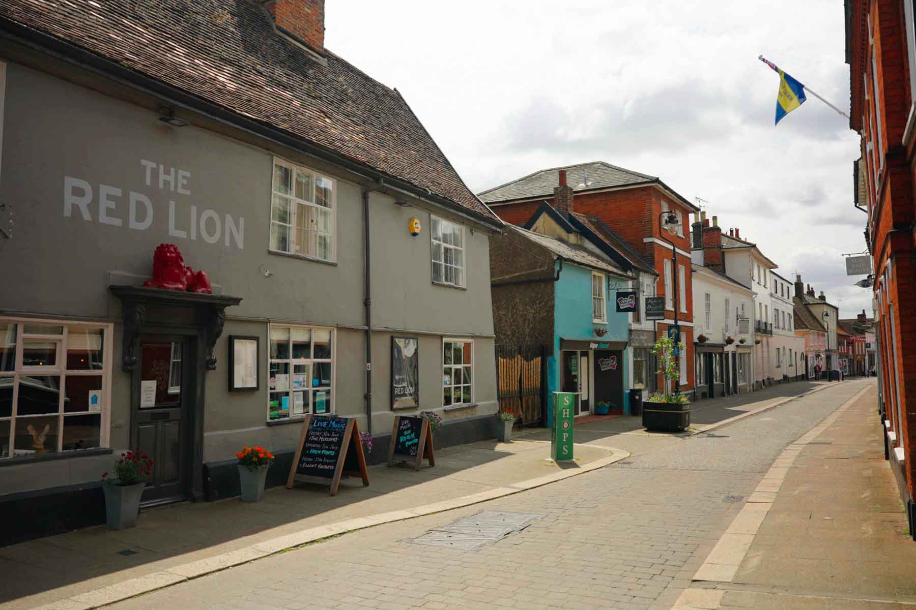 Woodbridge town centre pub