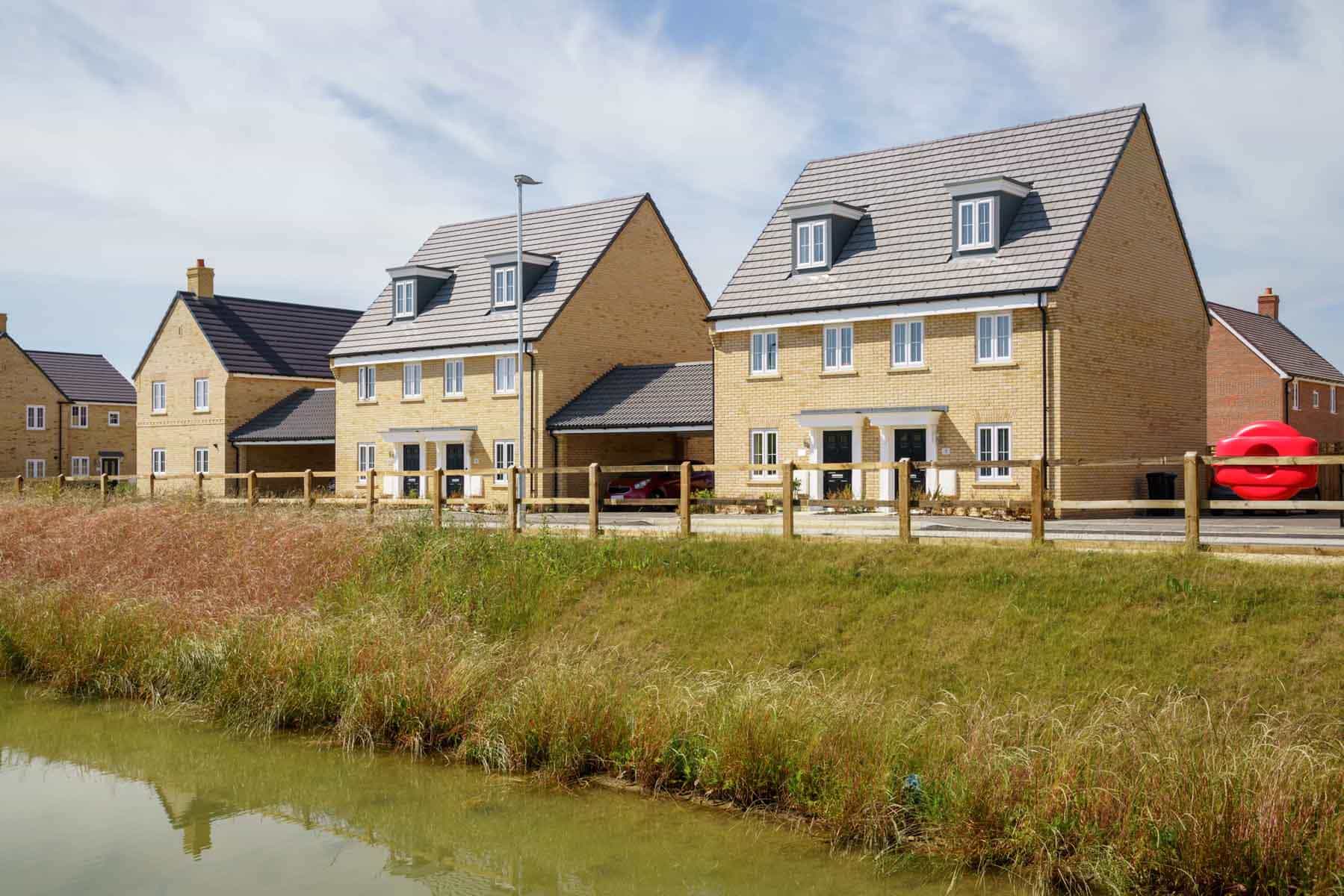 Crofton street scene with water