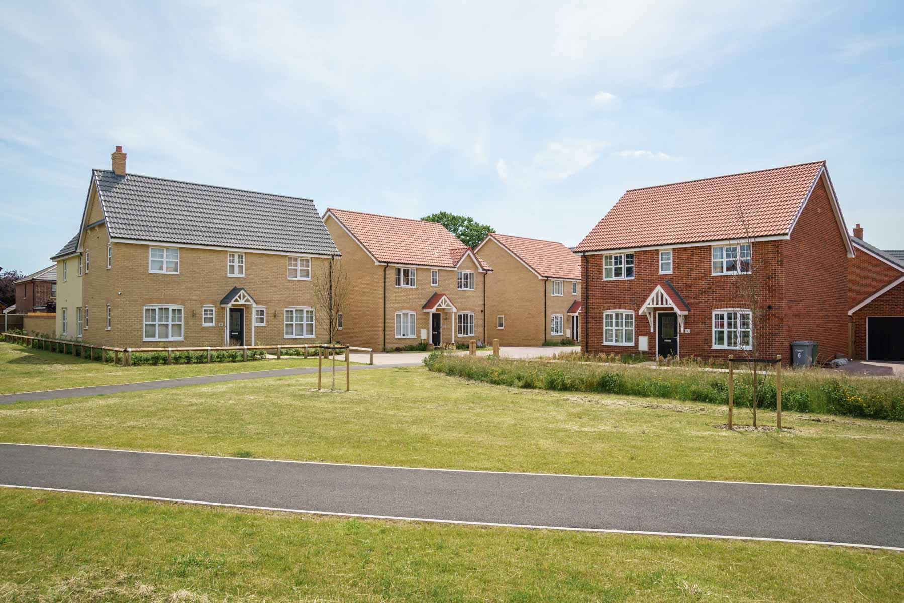 Detached street scene with footpath