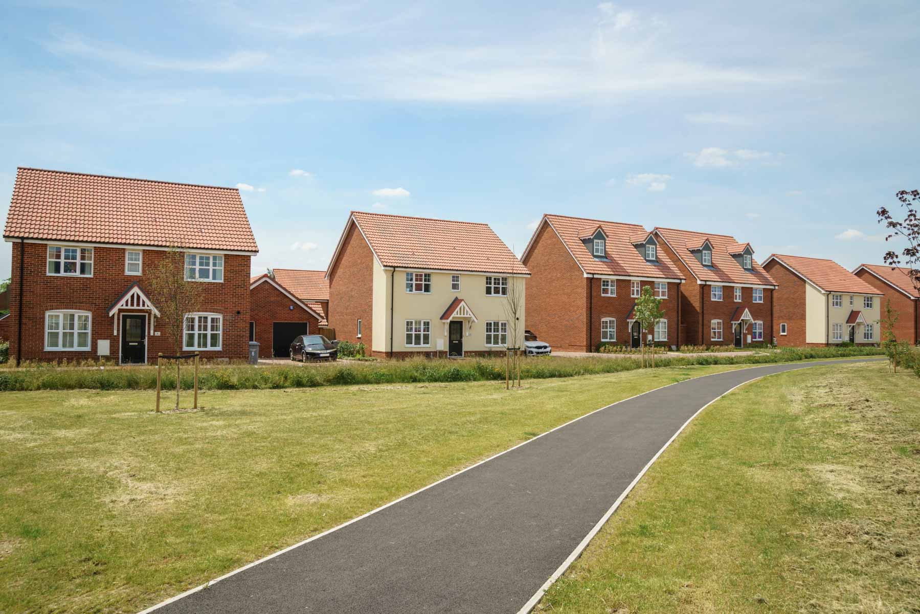Street scene with footpath Sewell Meadow