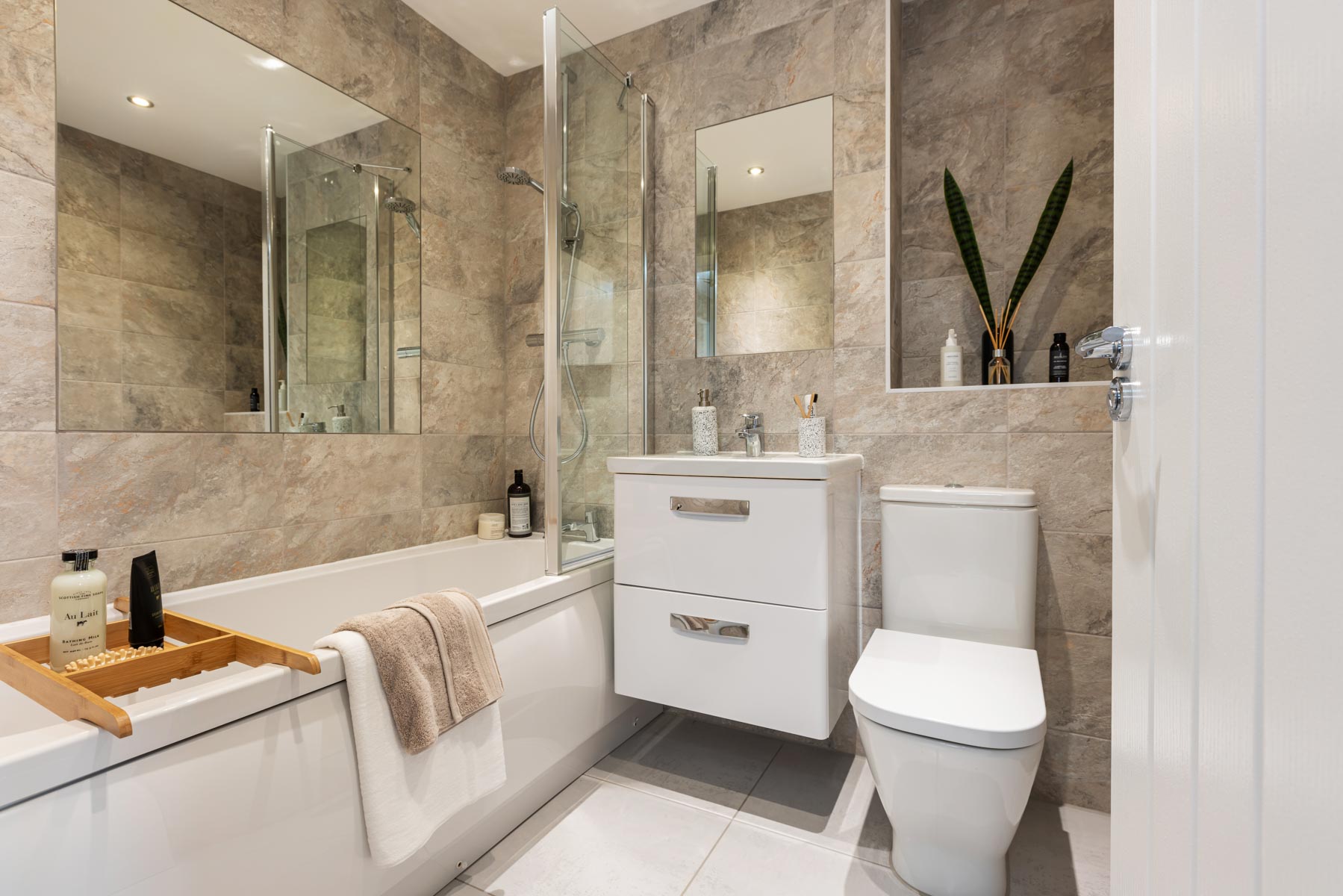 Main bathroom of The Midford