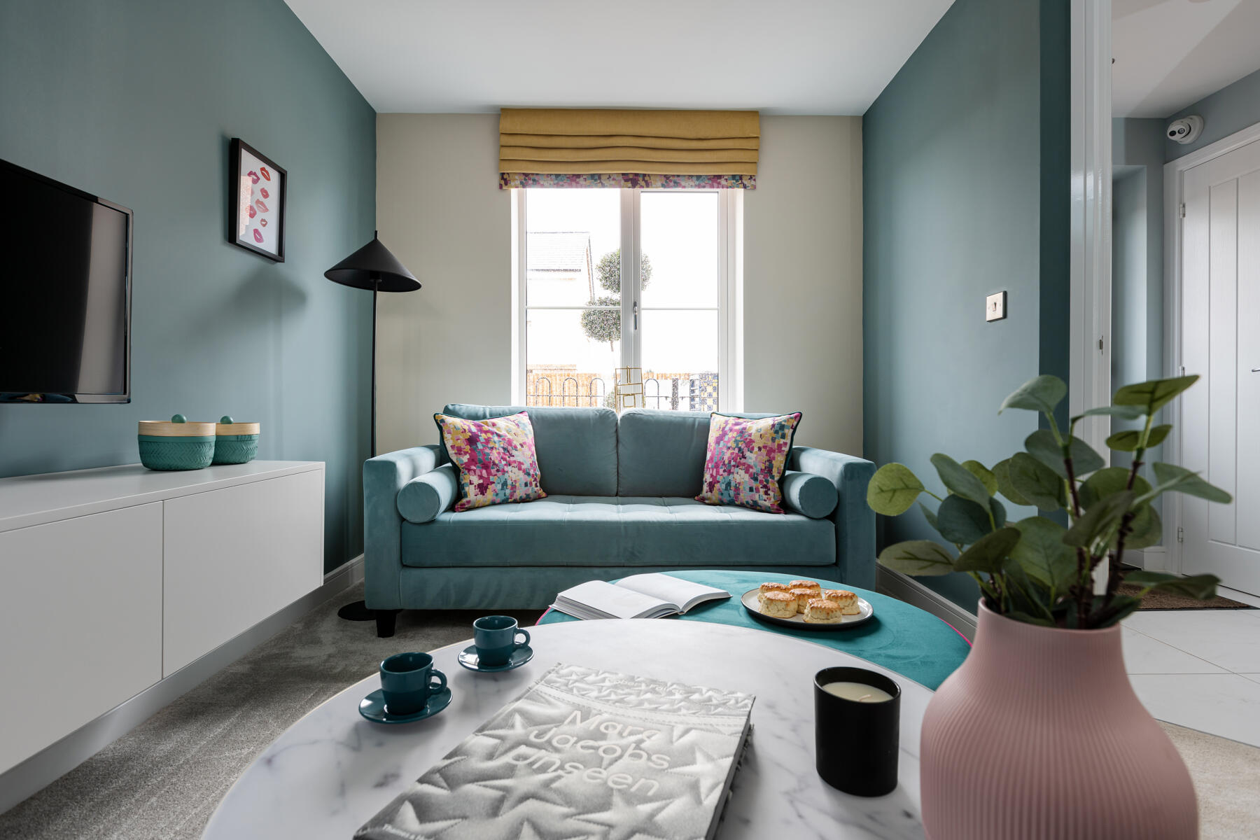 Lounge with sofa