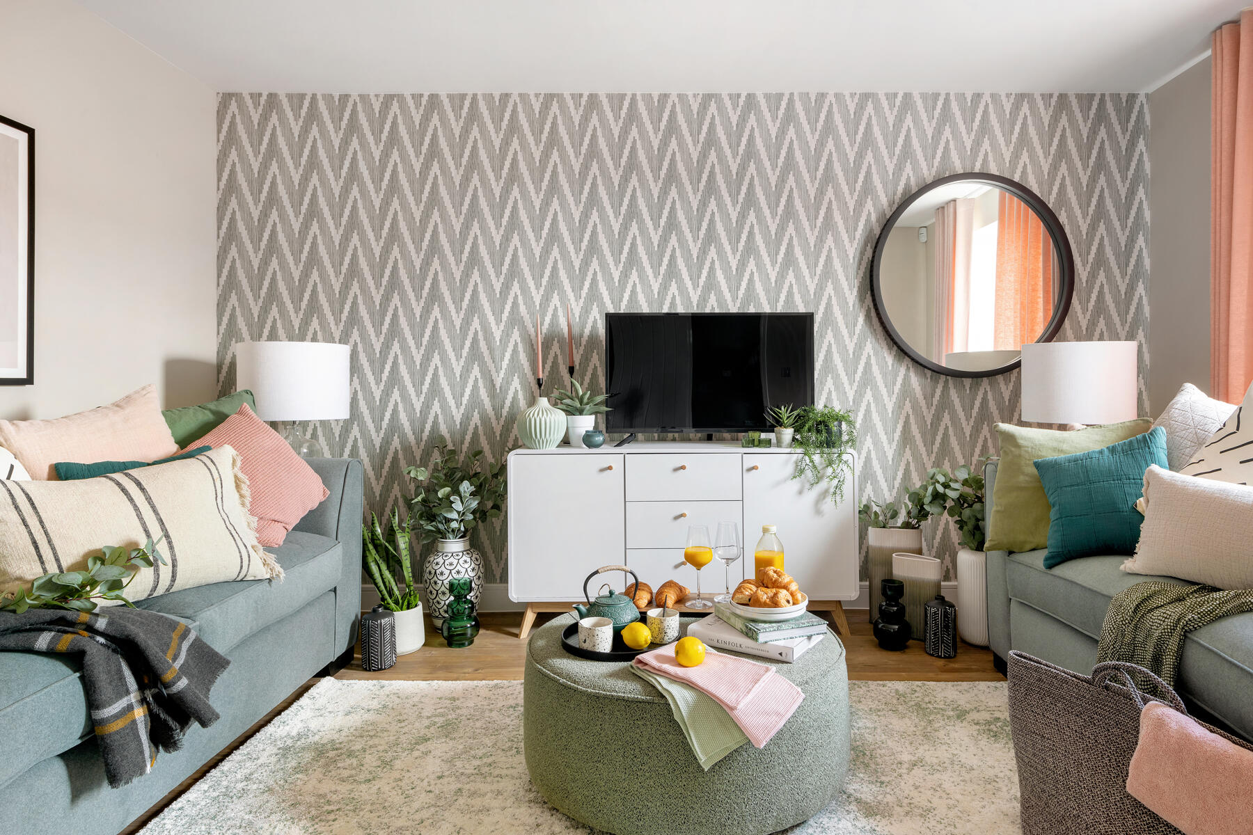 Lounge with TV