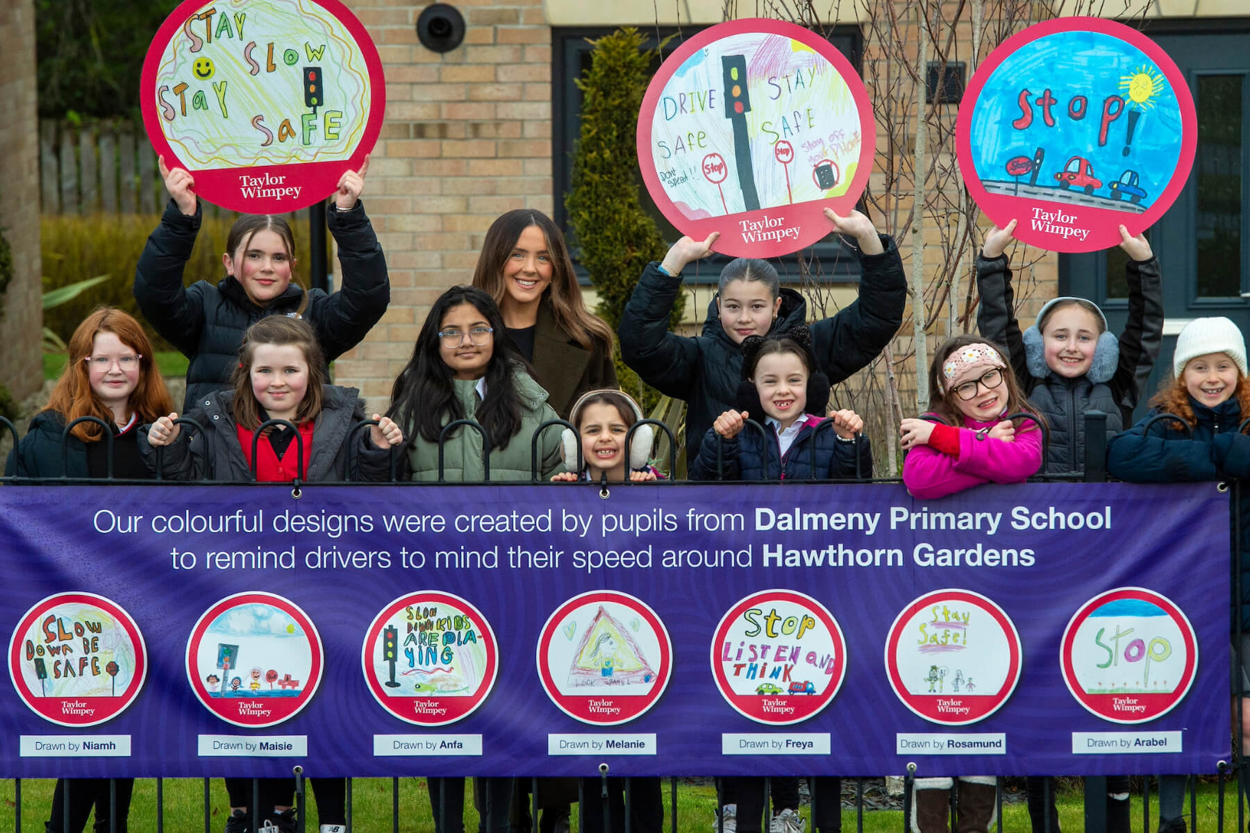 Hawthorn Gardens Speed Signs