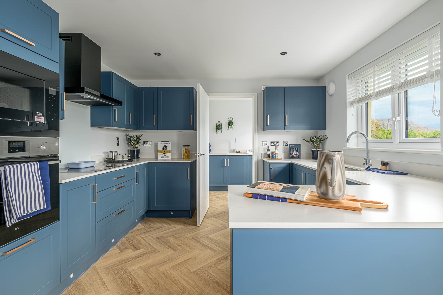 High quality fixtures and fittings throughout