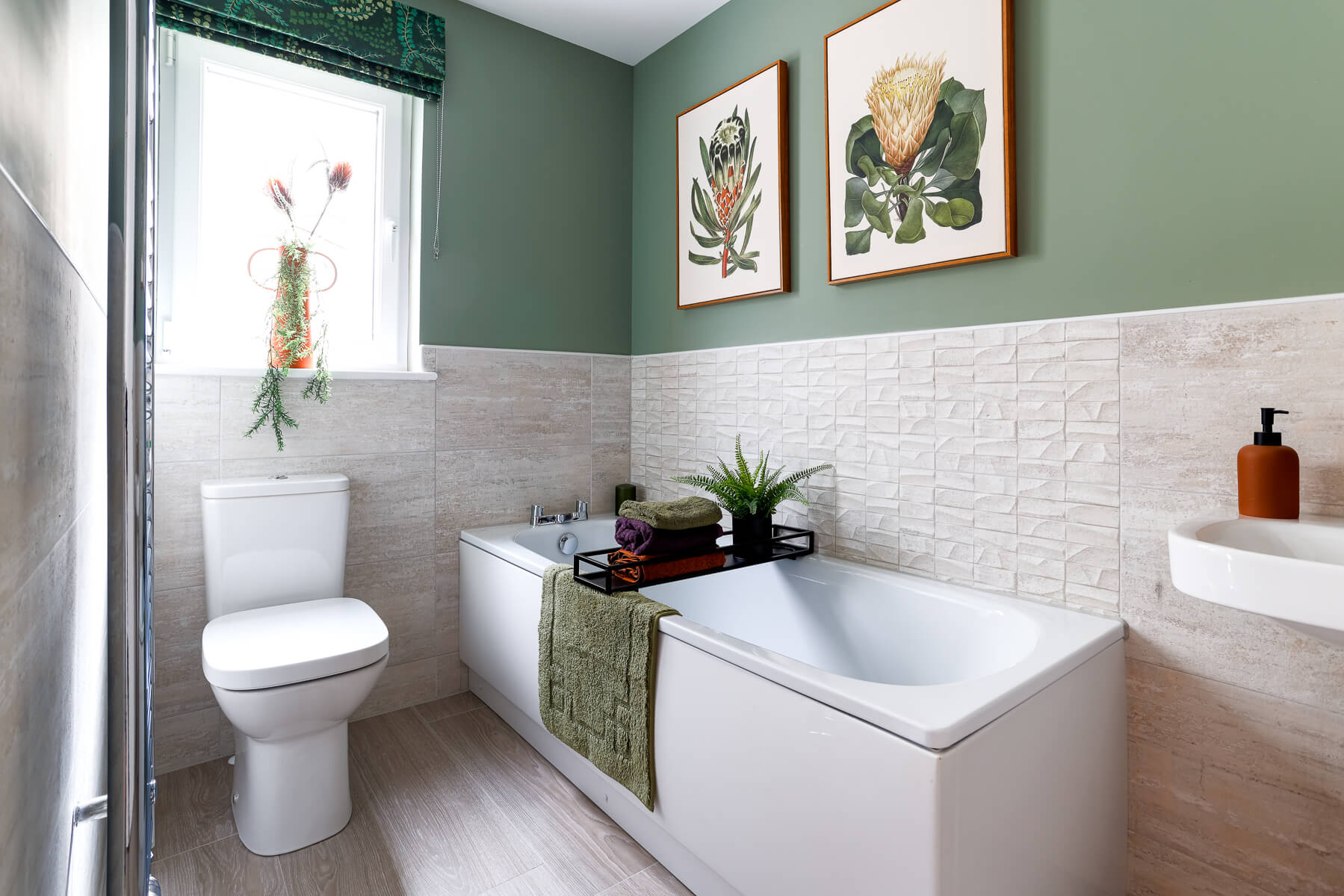 The 4 bedroom Douglas bathroom Greenlaw Mains Penicuik