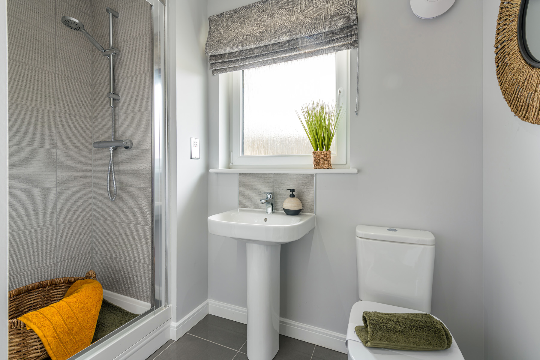 Bedroom 1 en suite in the Boswell