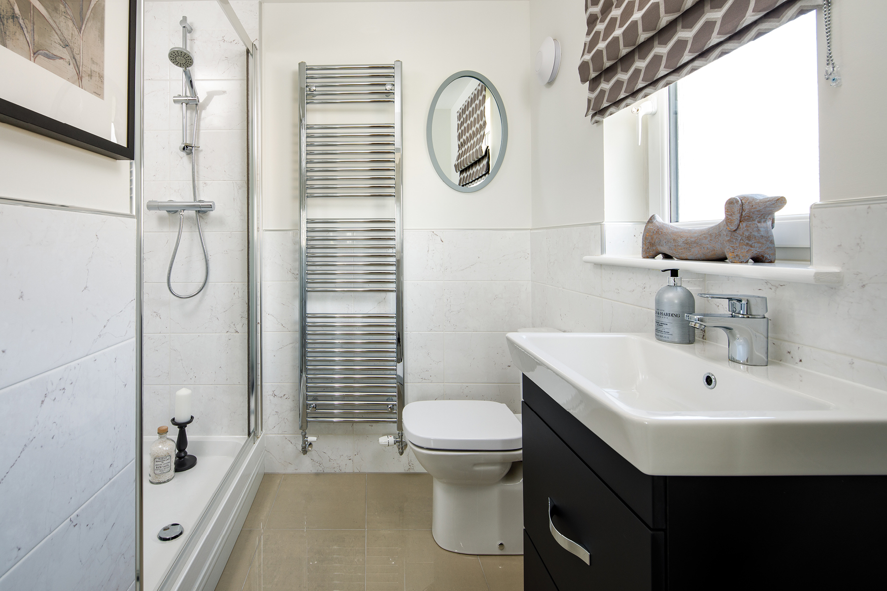 The Geddes bedroom 1 ensuite