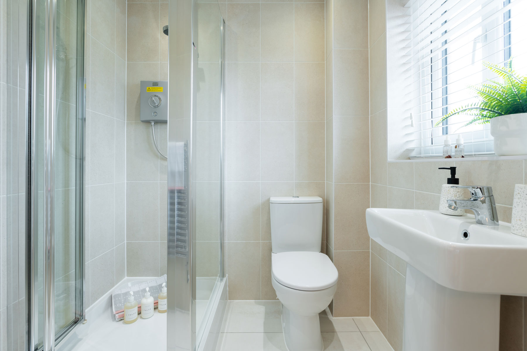 Byford example en suite