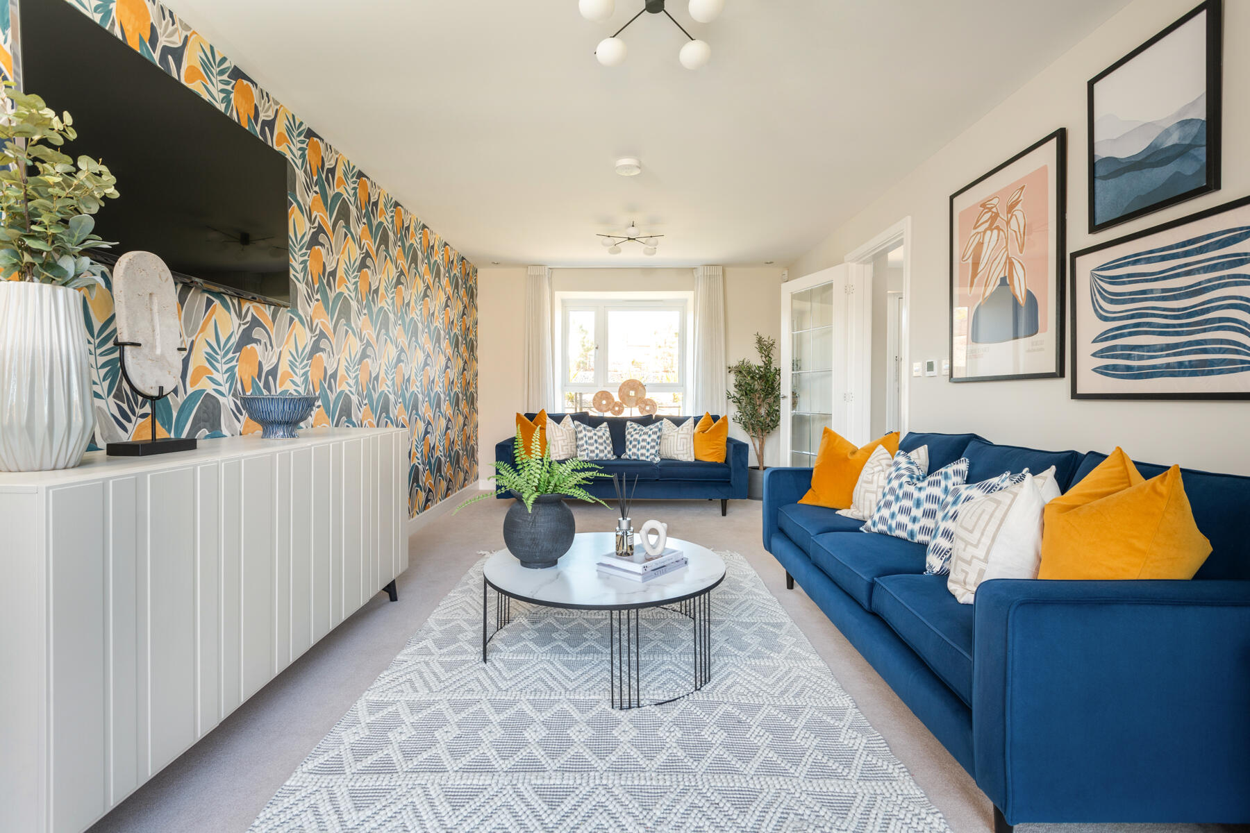 Plenty of space for two sofas