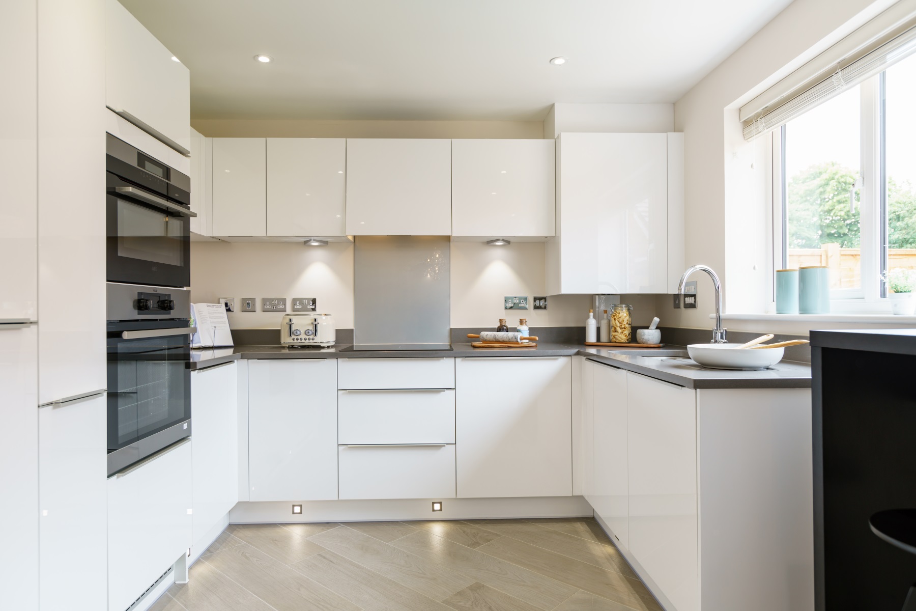 Huxford example kitchen