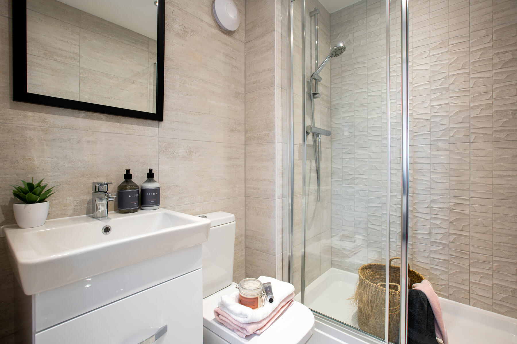 Trusdale example en suite