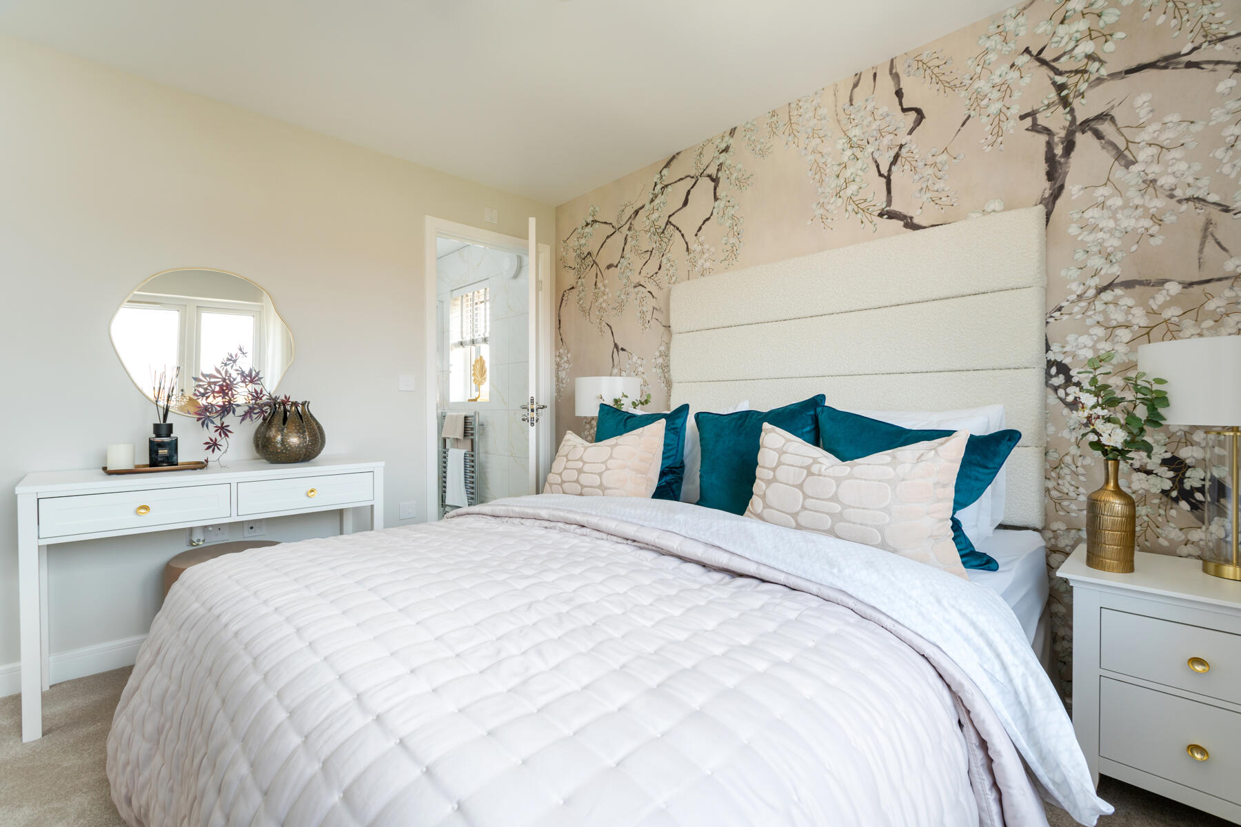 Main bedroom with ensuite