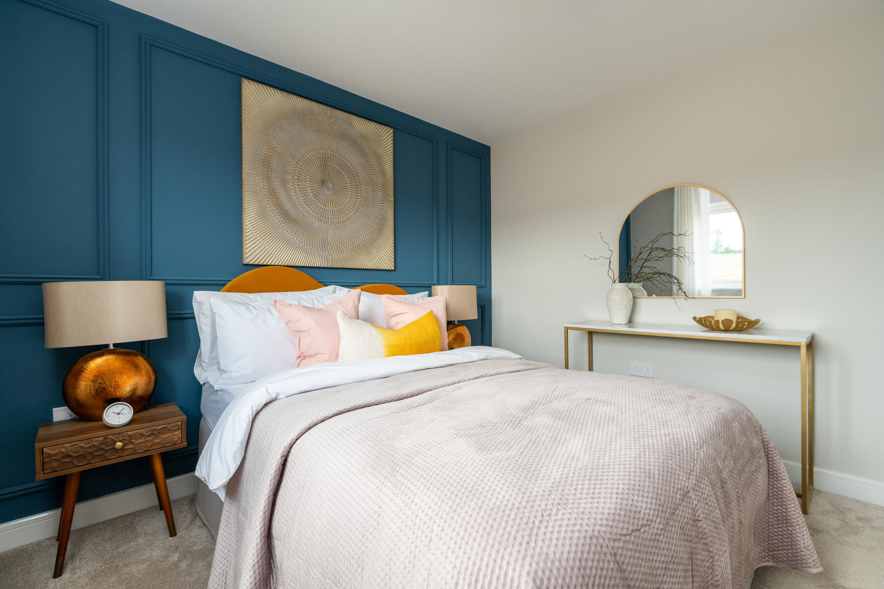 Comfortable 2nd bedroom