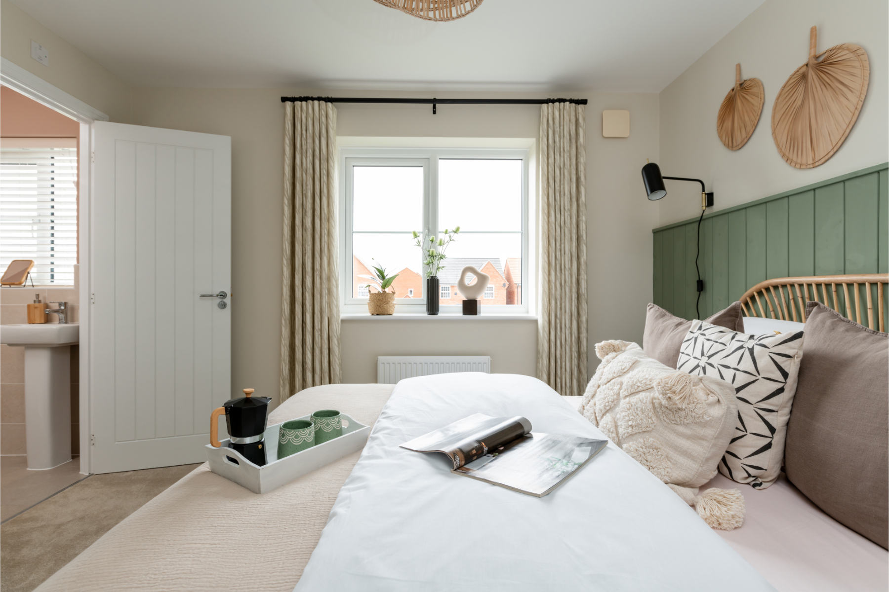 Serene main bedorom with en suite shower