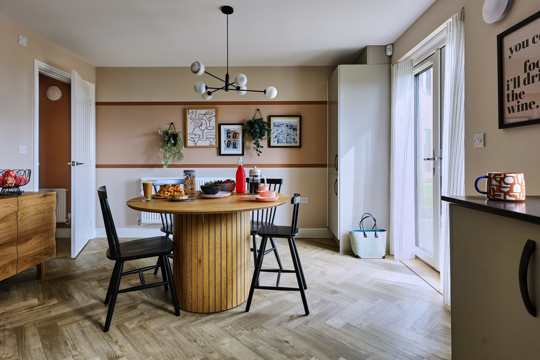 Dining area with utility