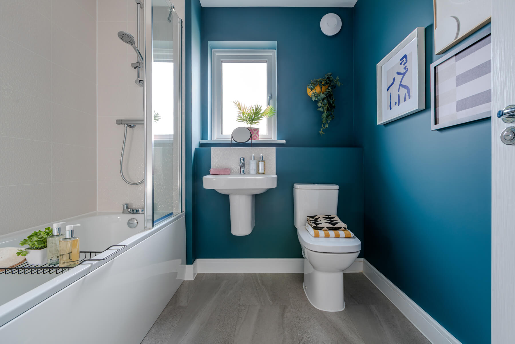 The main family bathroom on the first floor