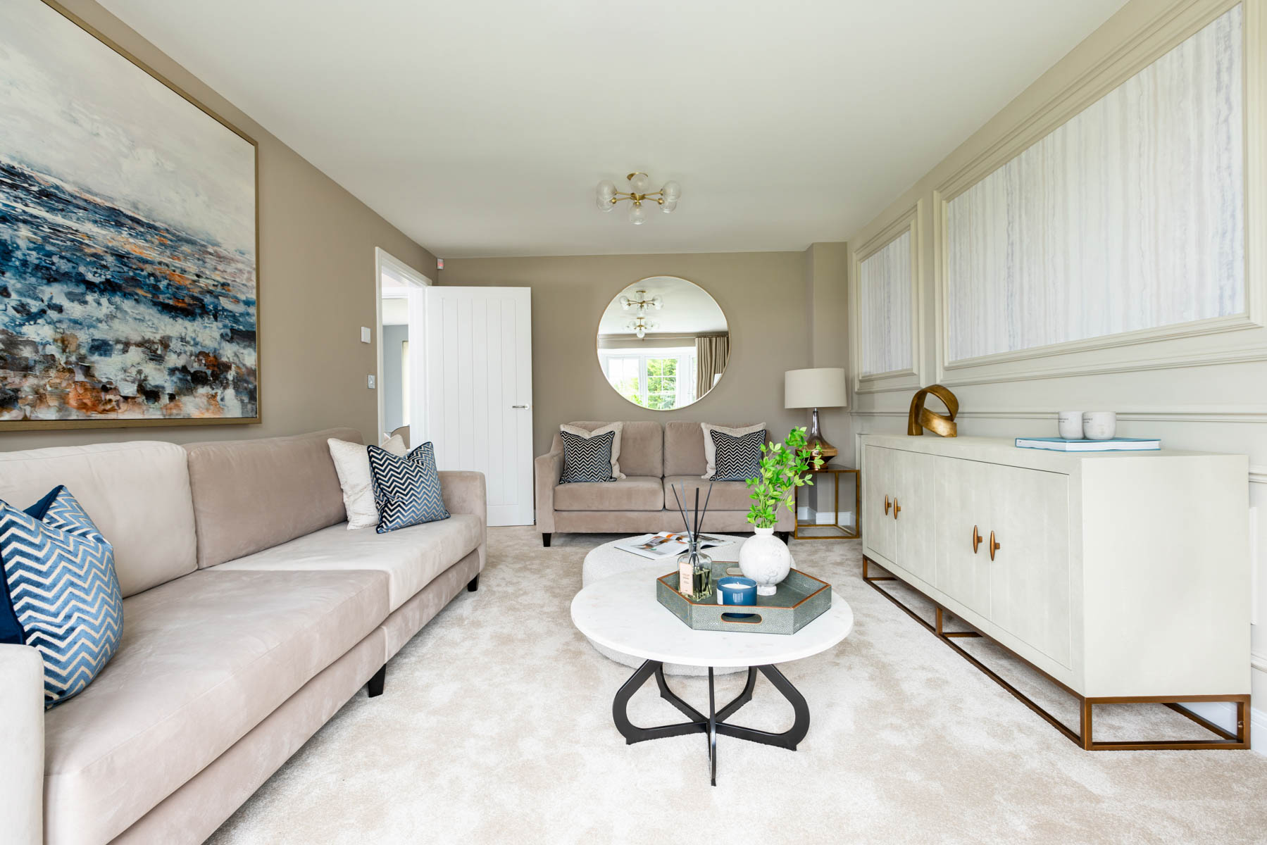 Plenty of seating and furniture space