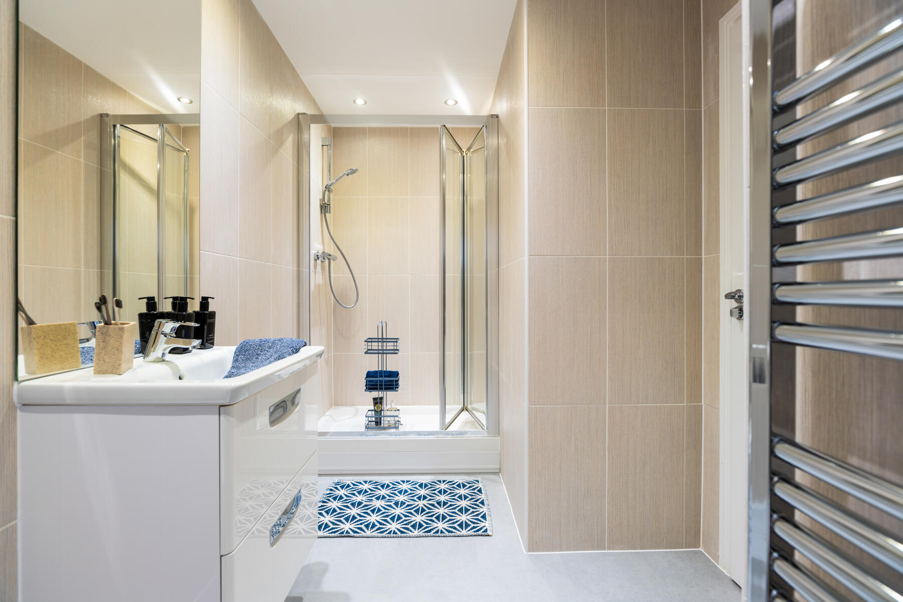En-suite to bedrooms 1 & 2