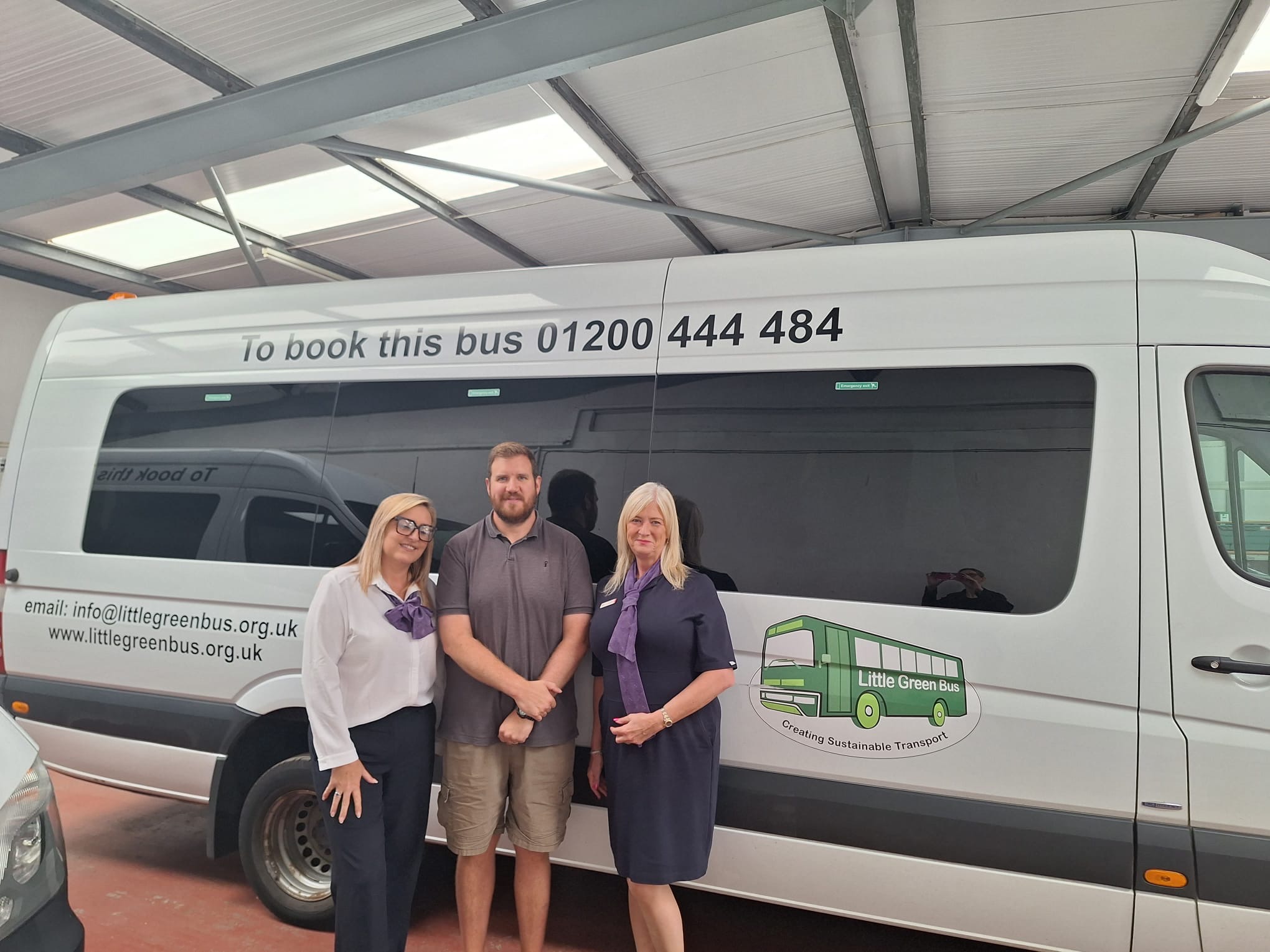 Taylor Wimpey Manchester donates £200 to Little Green Bus in Clitheroe