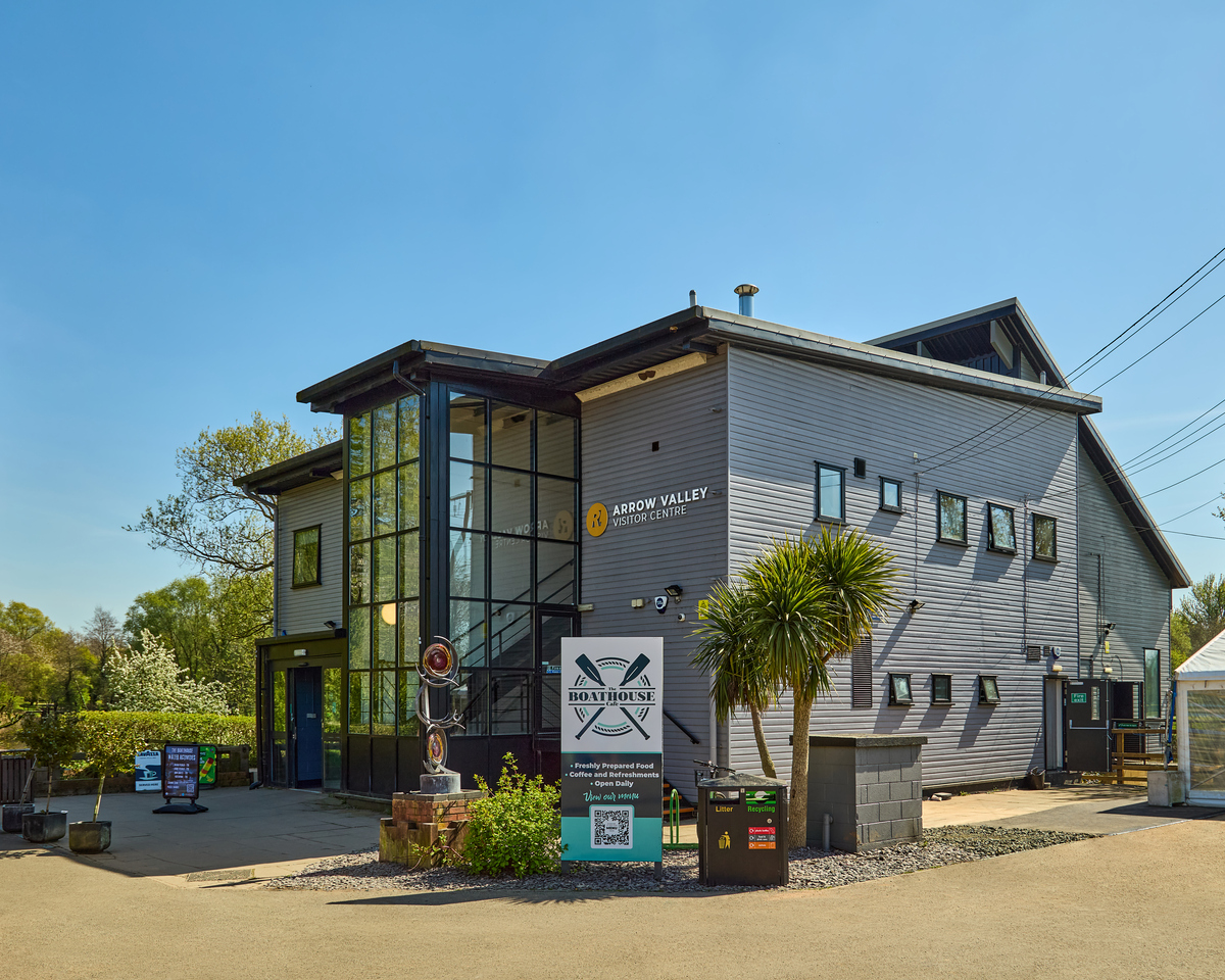 TW Mids Redditch Arrow Valley Visitor Centre and Boathouse Cafe