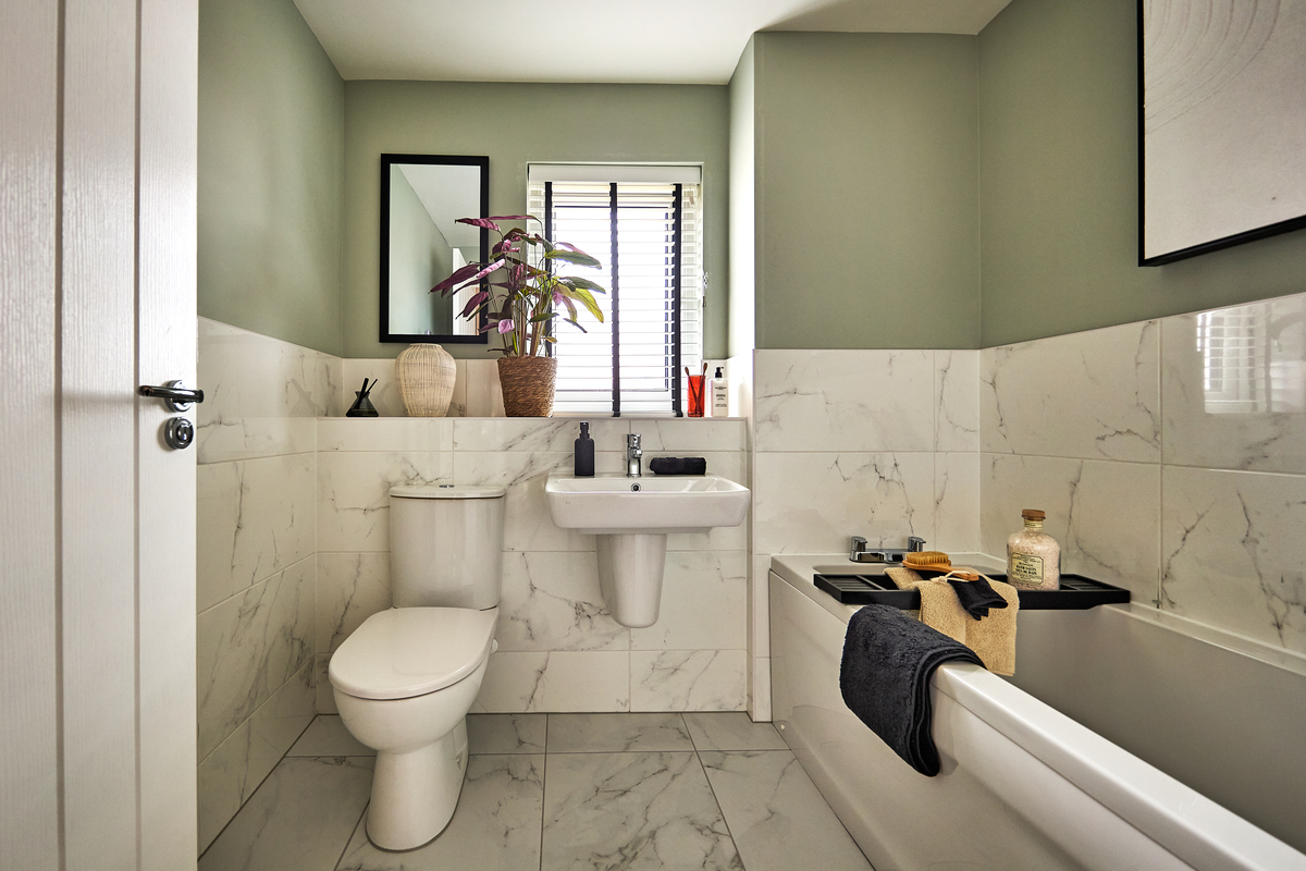 Contemporary family bathroom