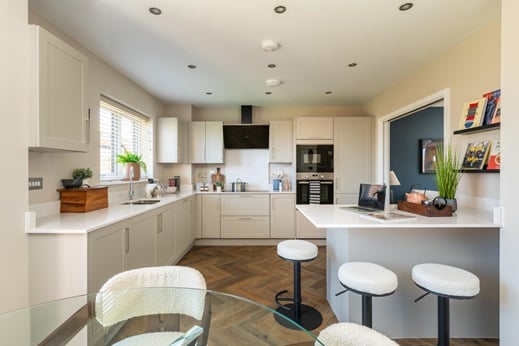 5 bedroom detached
