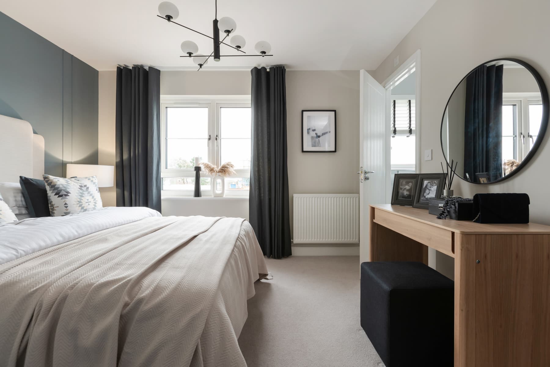 Good size main bedroom with en-suite