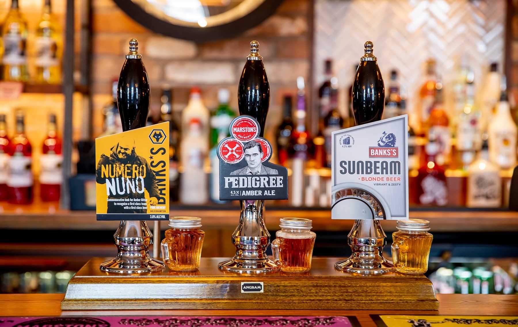 With a range of pubs, restaurants and cafes nearby