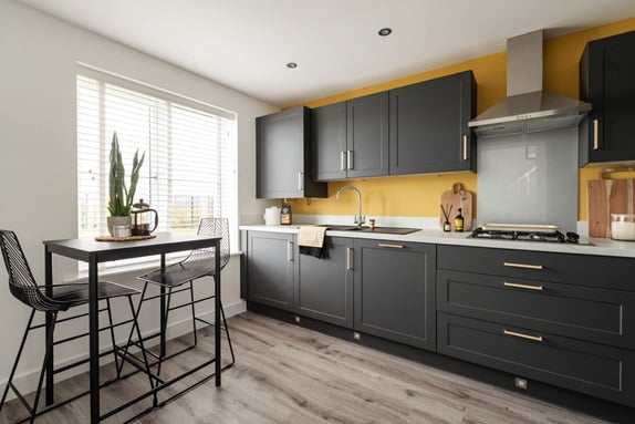 3 bedroom mid terrace