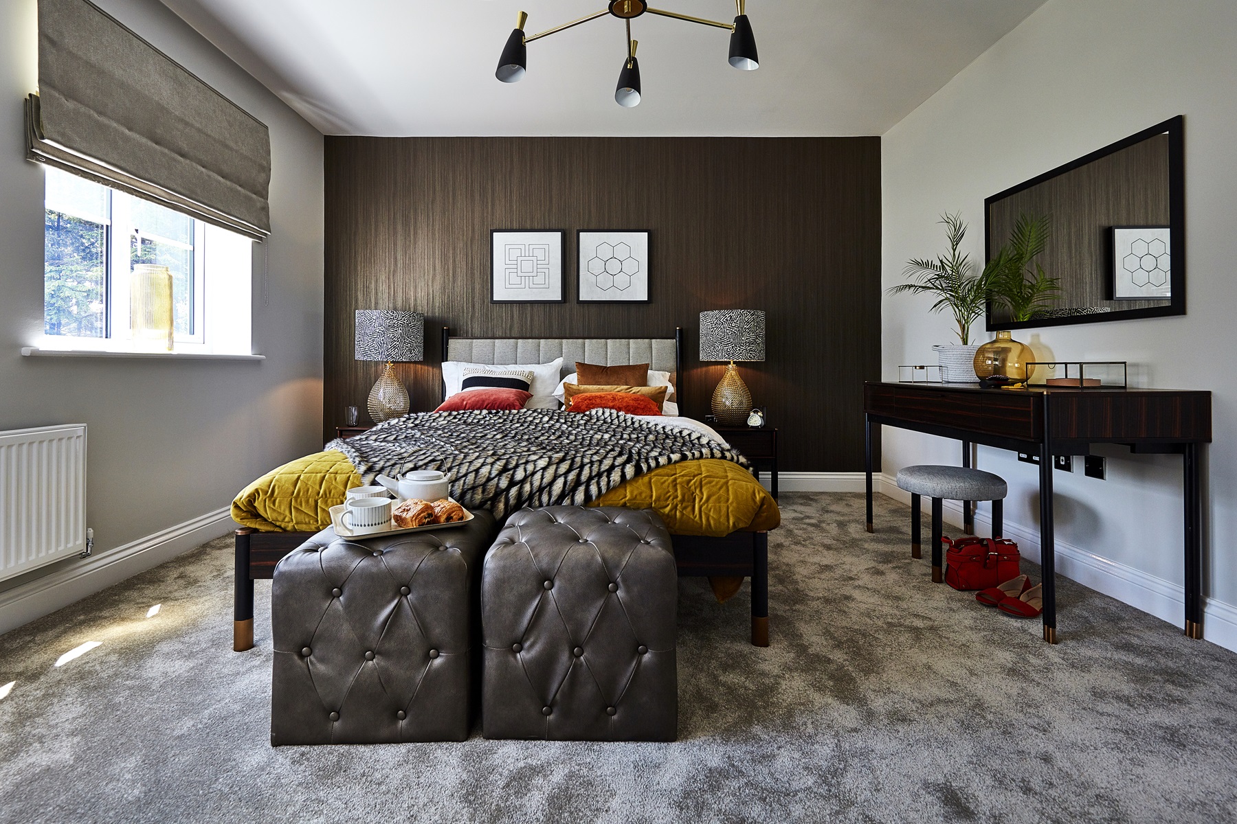 The beautiful en suite main bedroom